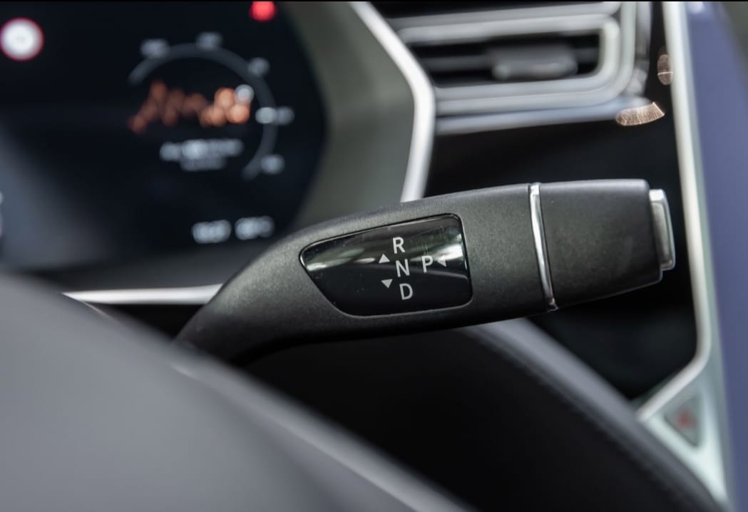 Tesla Model S med Cruisekontroll
