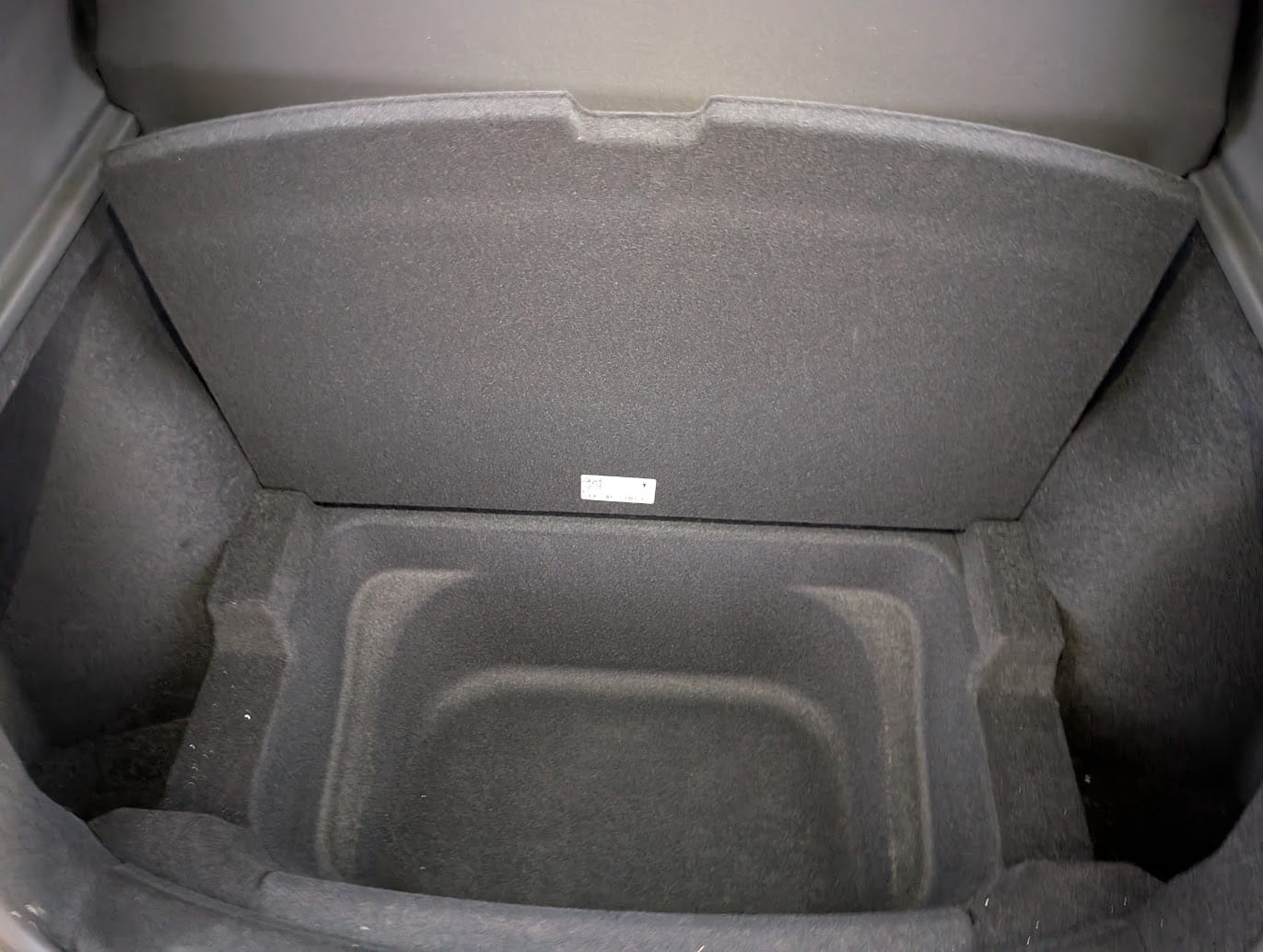 Tesla Model Y Long Range mit Anhängerkupplung