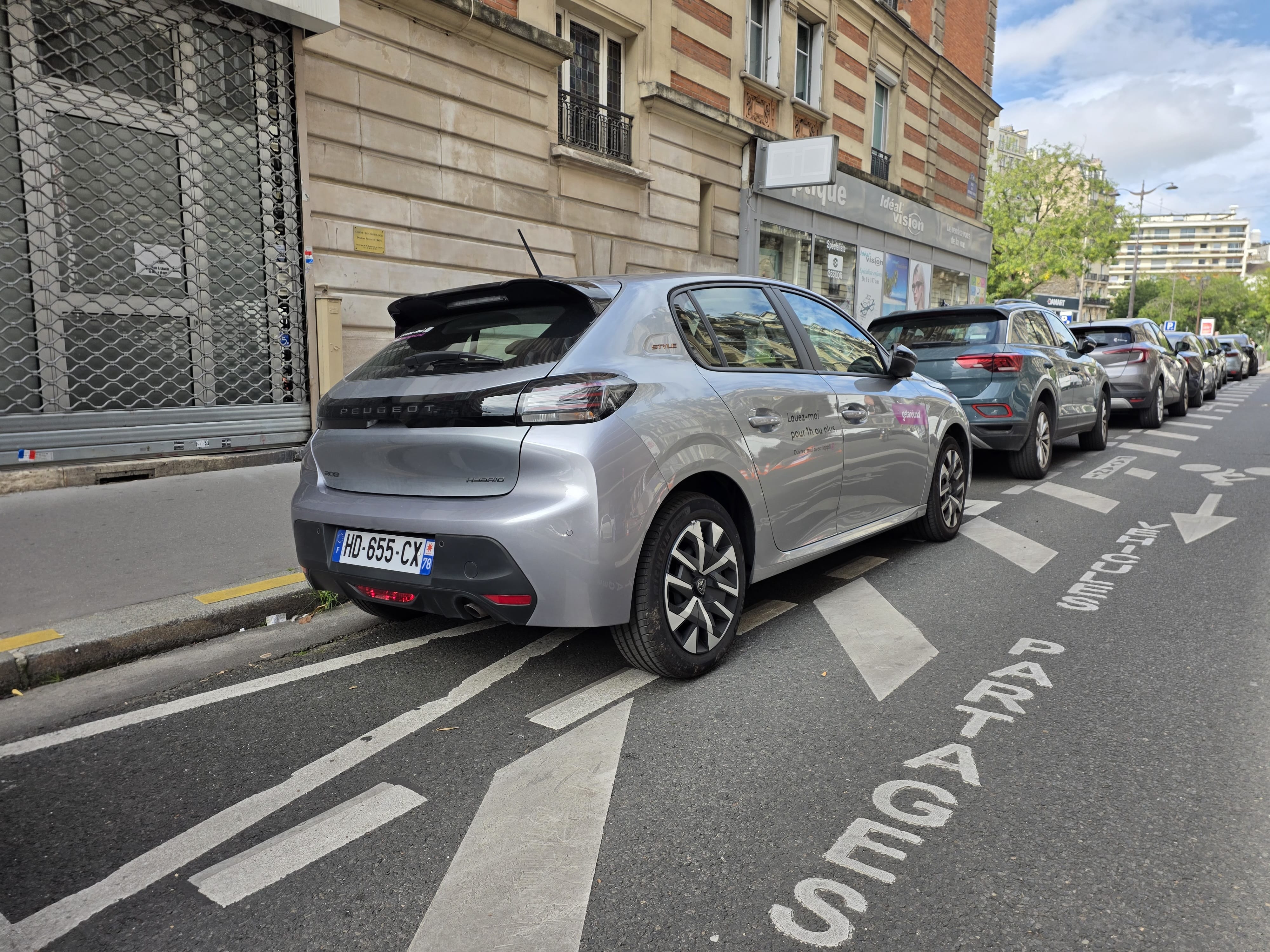 Peugeot 208 avec GPS