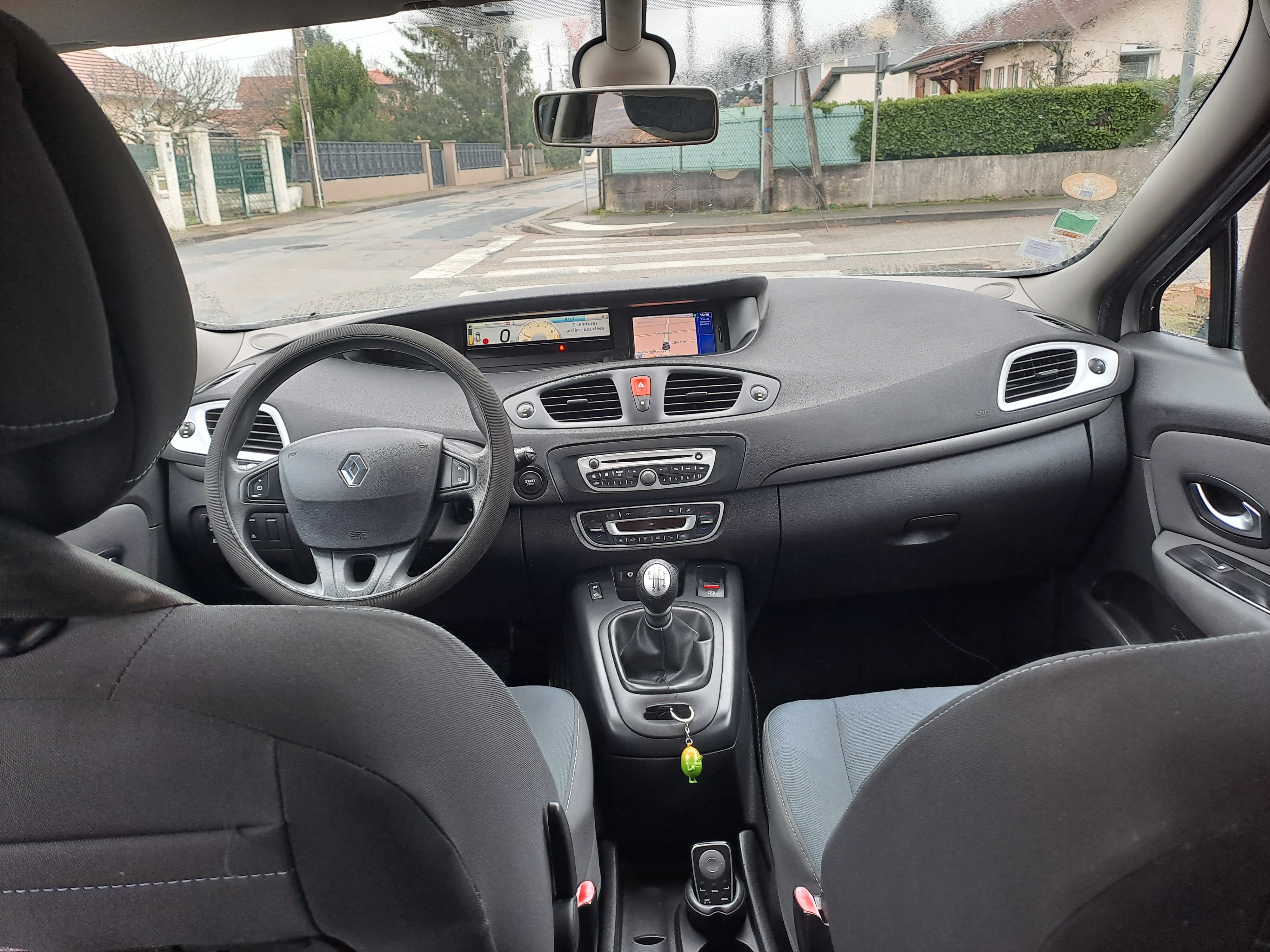 Renault Grand Scenic avec Siège bébé
