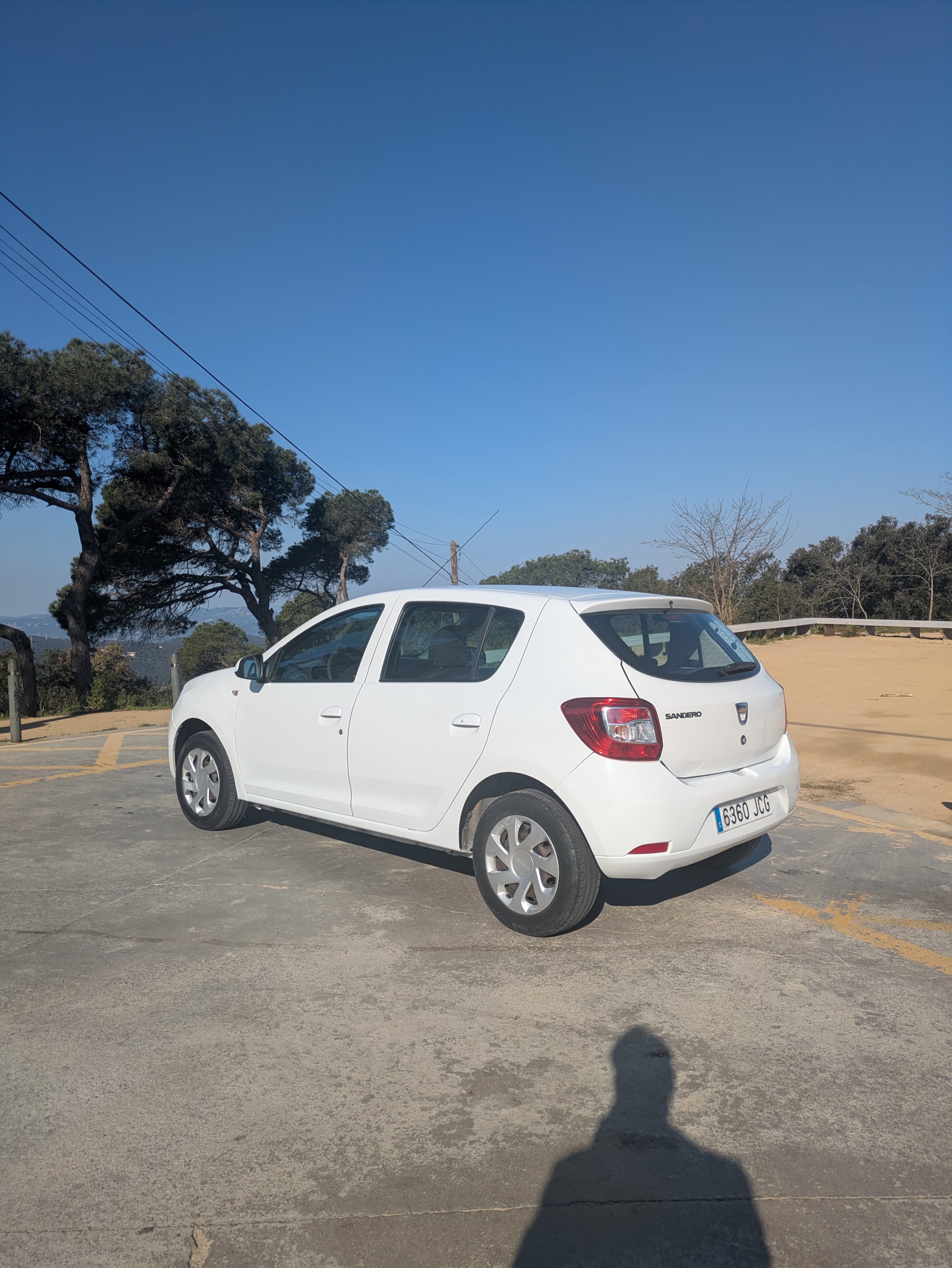 Dacia Sandero with Baby seat
