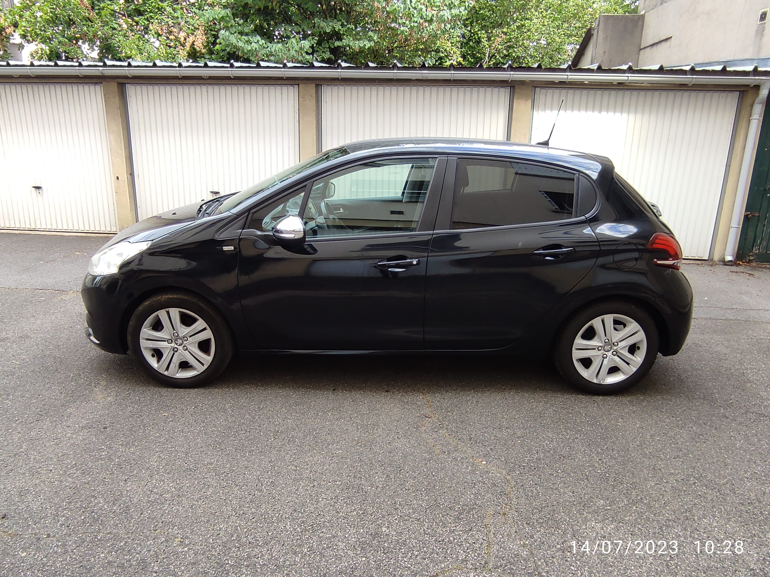 Peugeot 208 1.2 PURETECH 82 STYLE avec Climatisation
