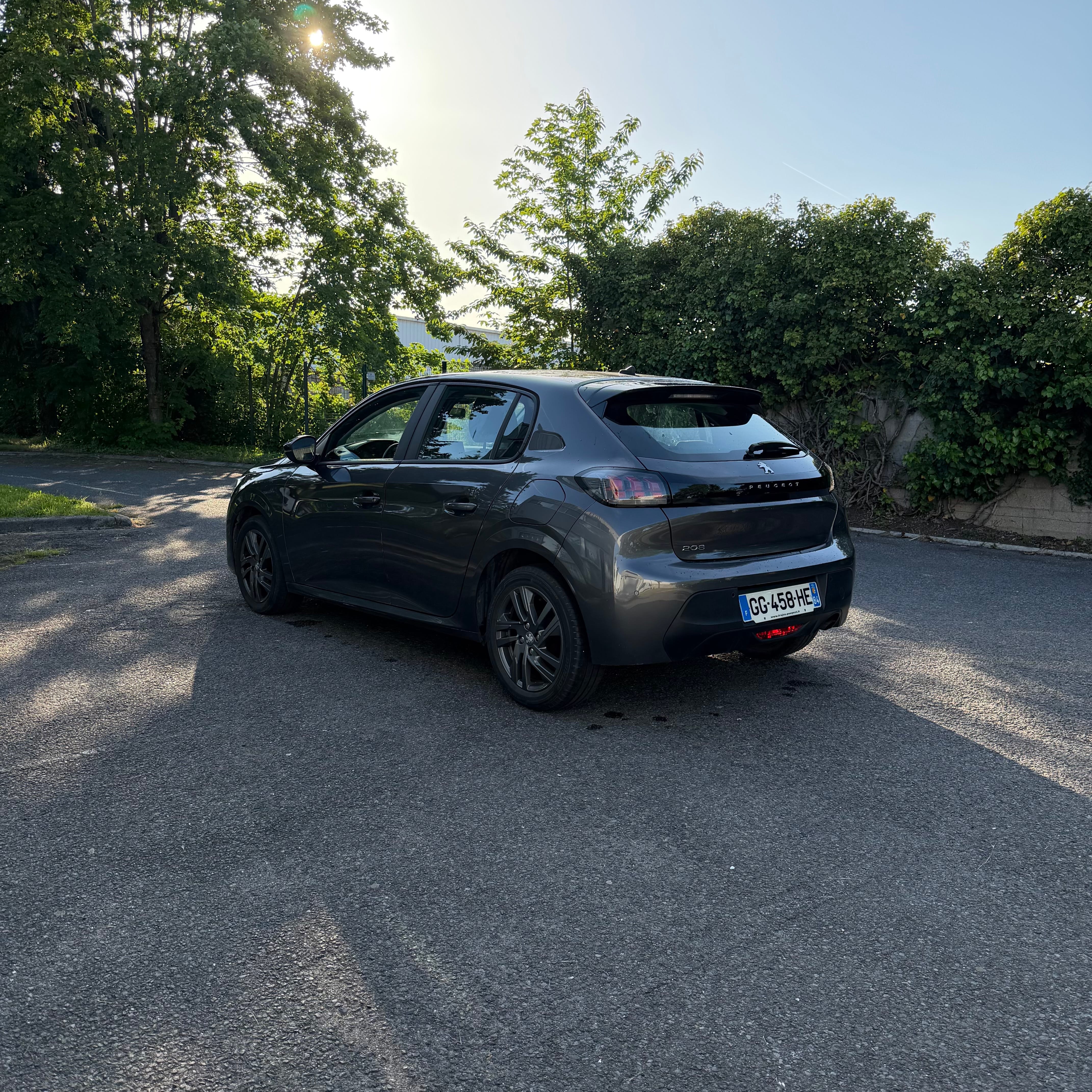 Peugeot 208 avec GPS