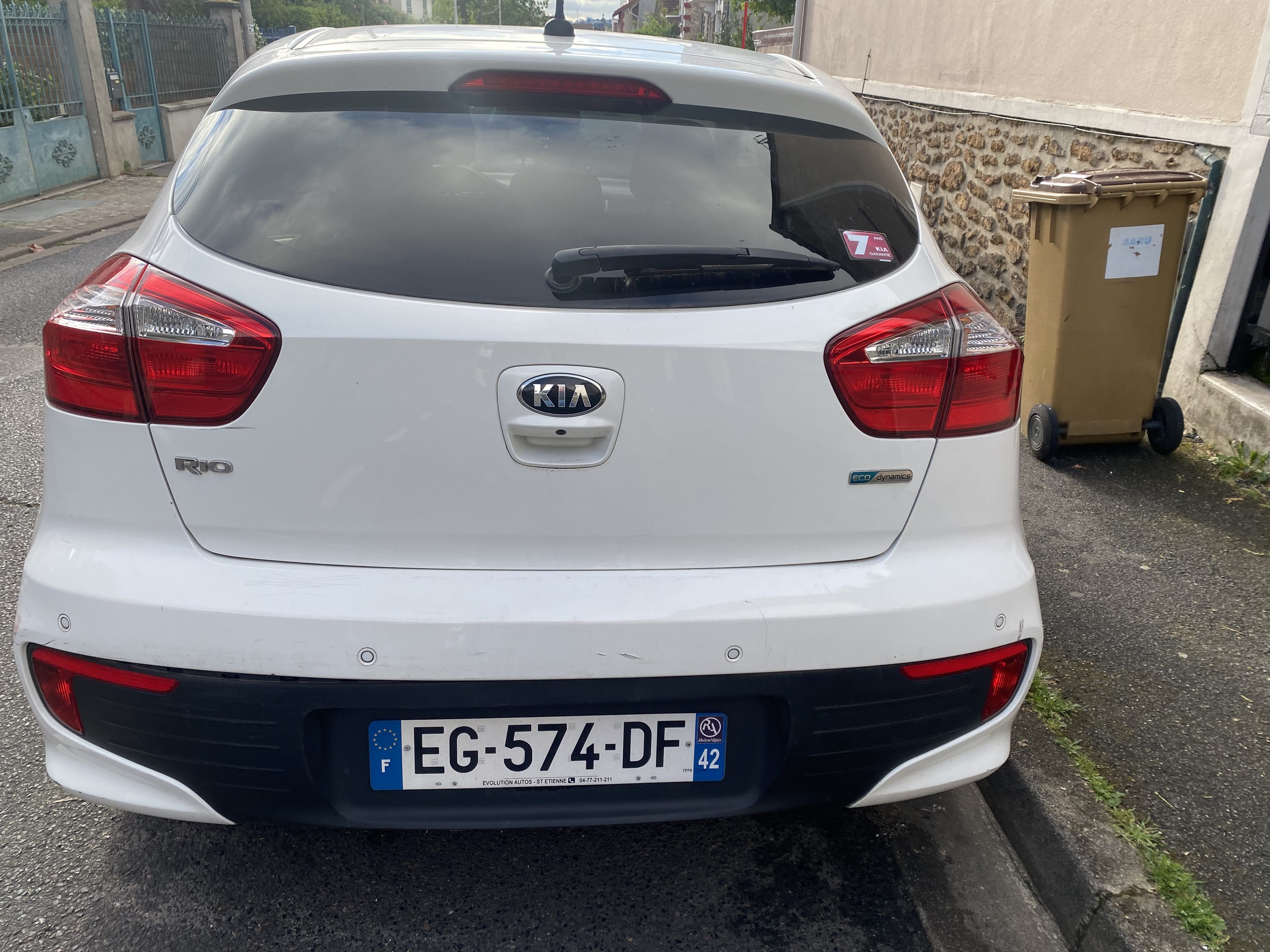 Kia Rio avec GPS