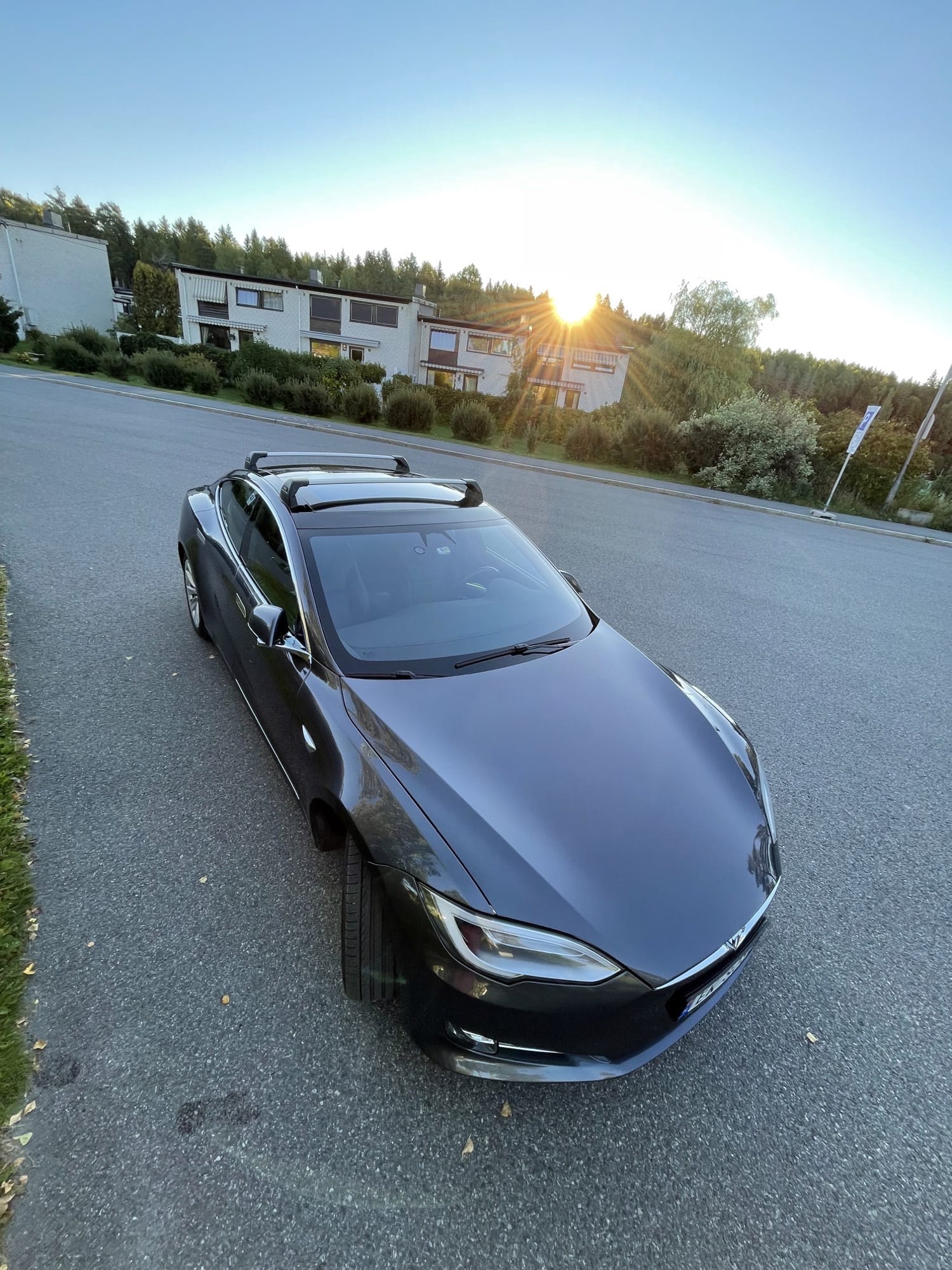 Tesla Model S 100D med Lydinngang