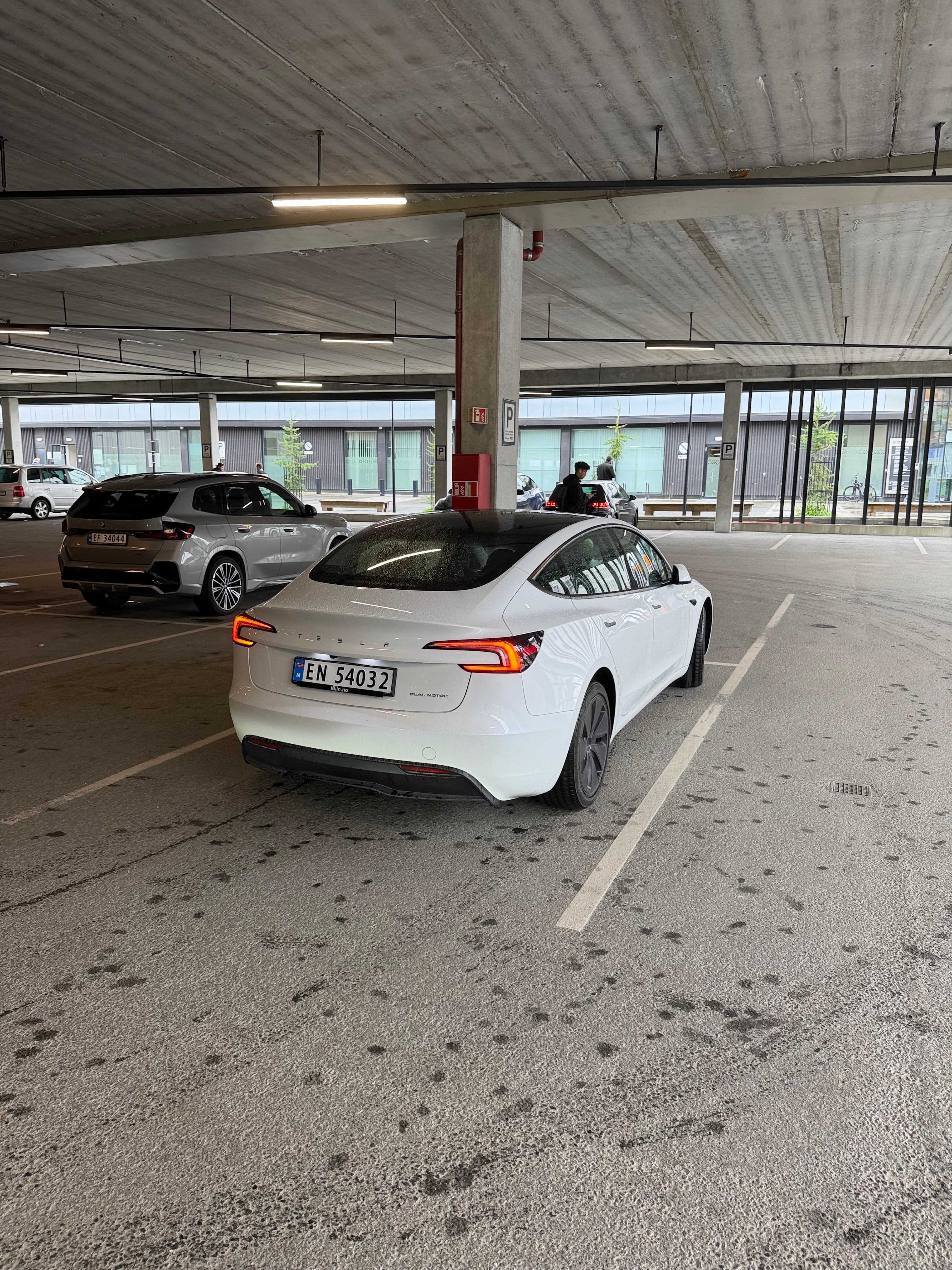 Tesla Model 3 Long Range 660km med Ryggekamera