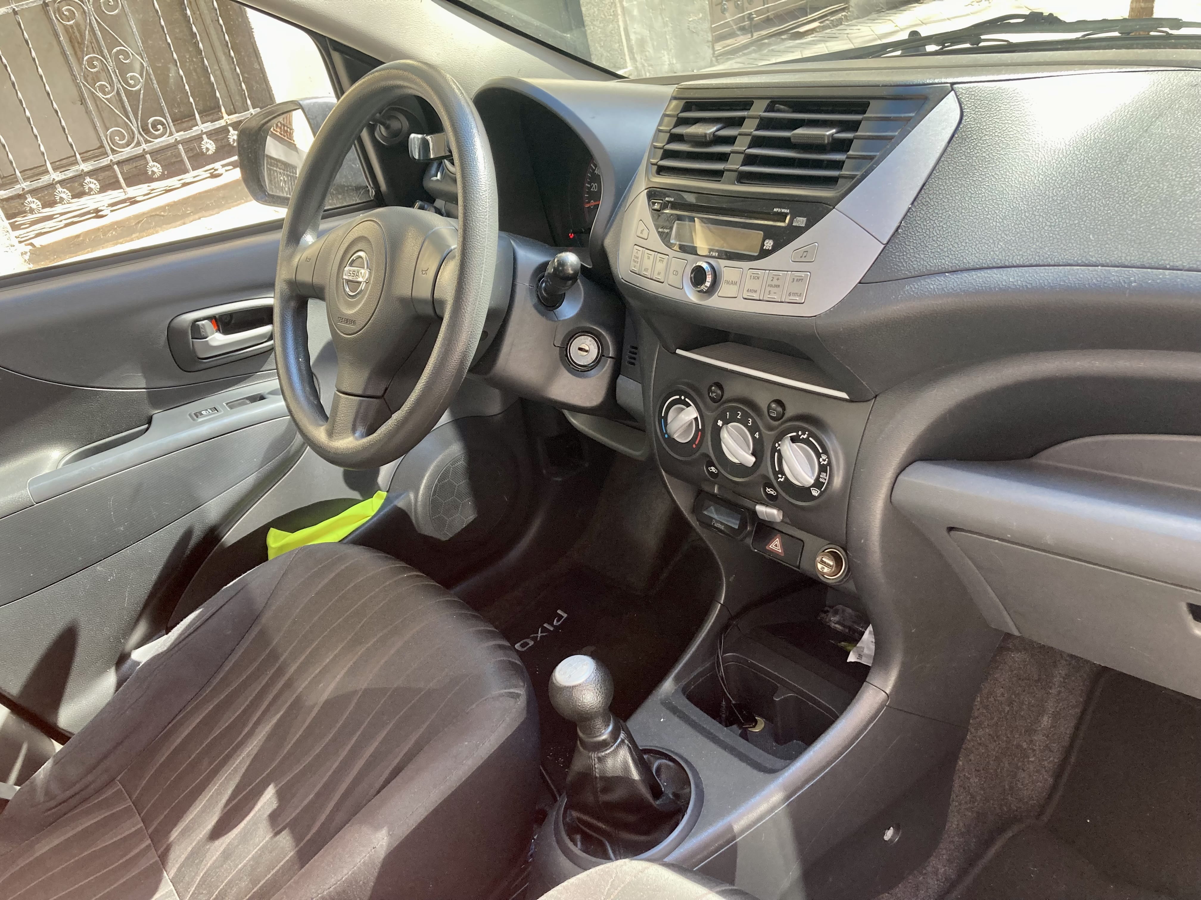 Nissan Pixo con Entrada de Audio/iPod