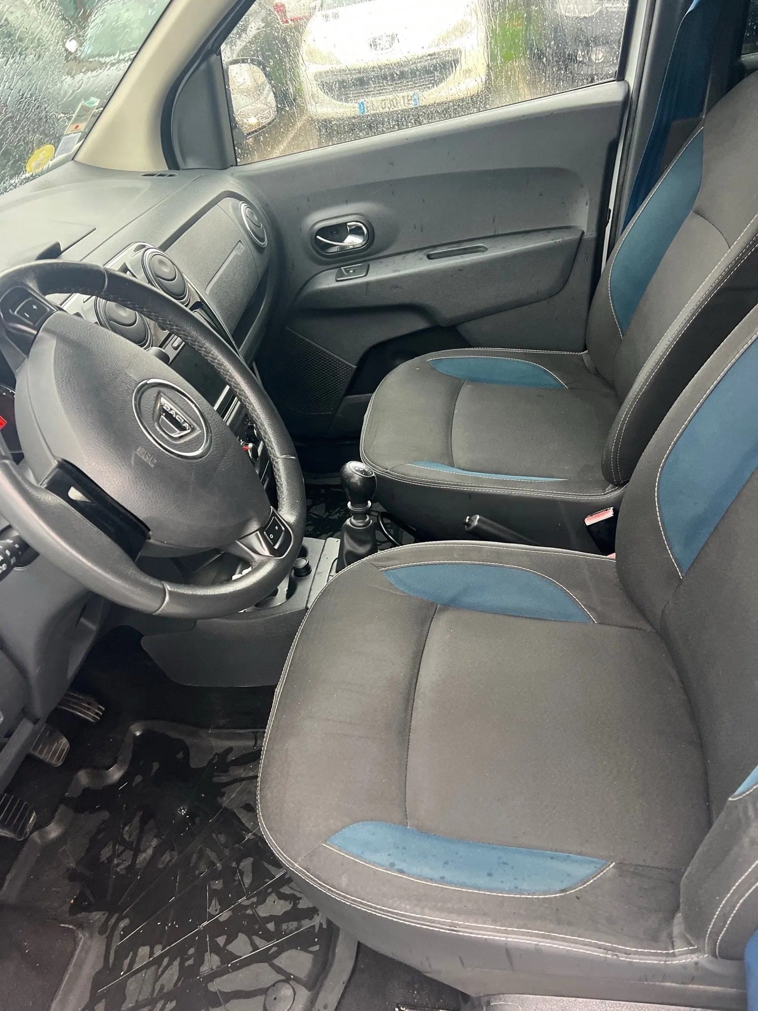 Dacia Lodgy avec Siège bébé