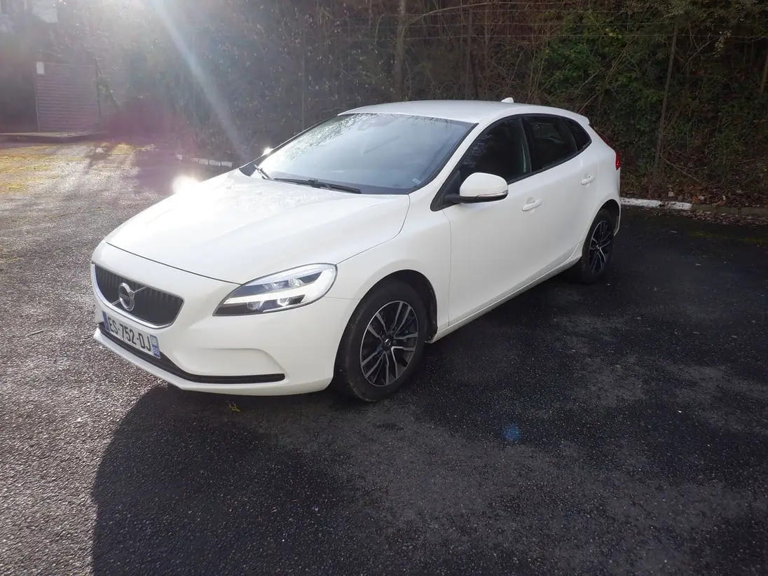 Volvo V40, 2017, Diesel, automatique
