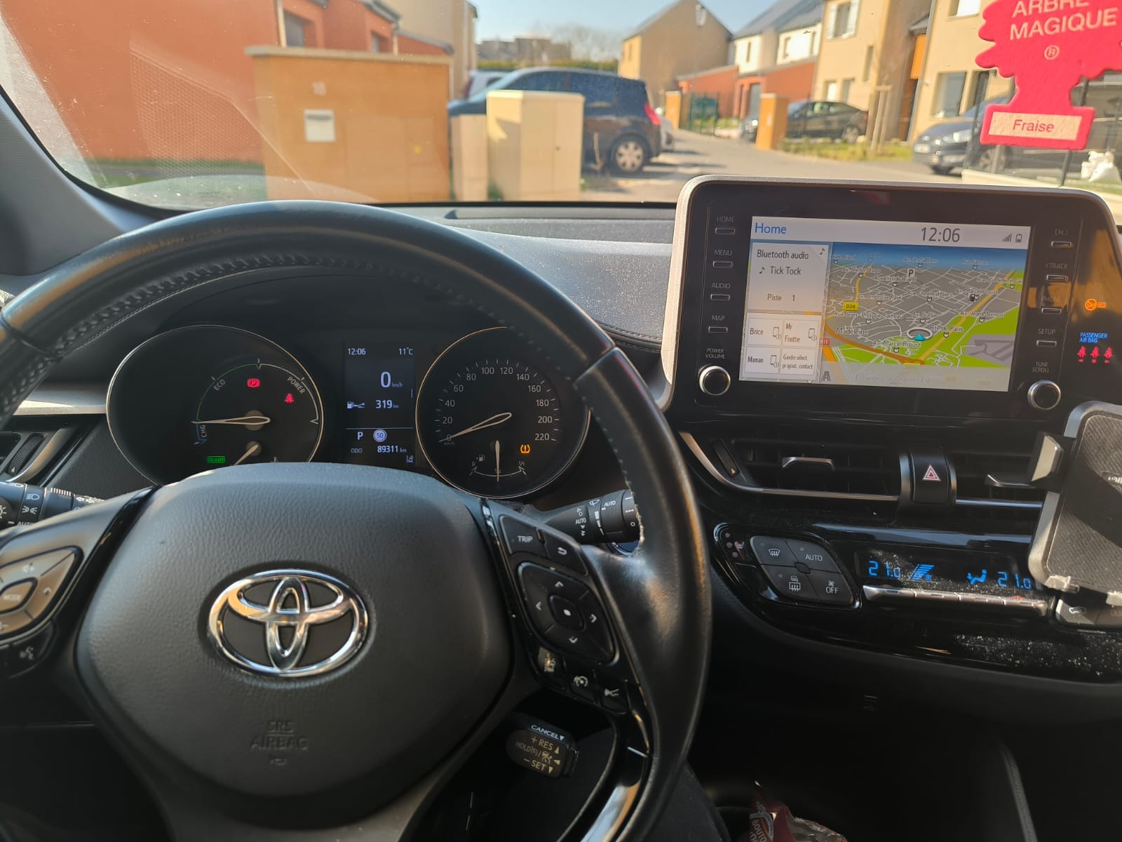 Toyota C-HR Hybrid avec Apple CarPlay