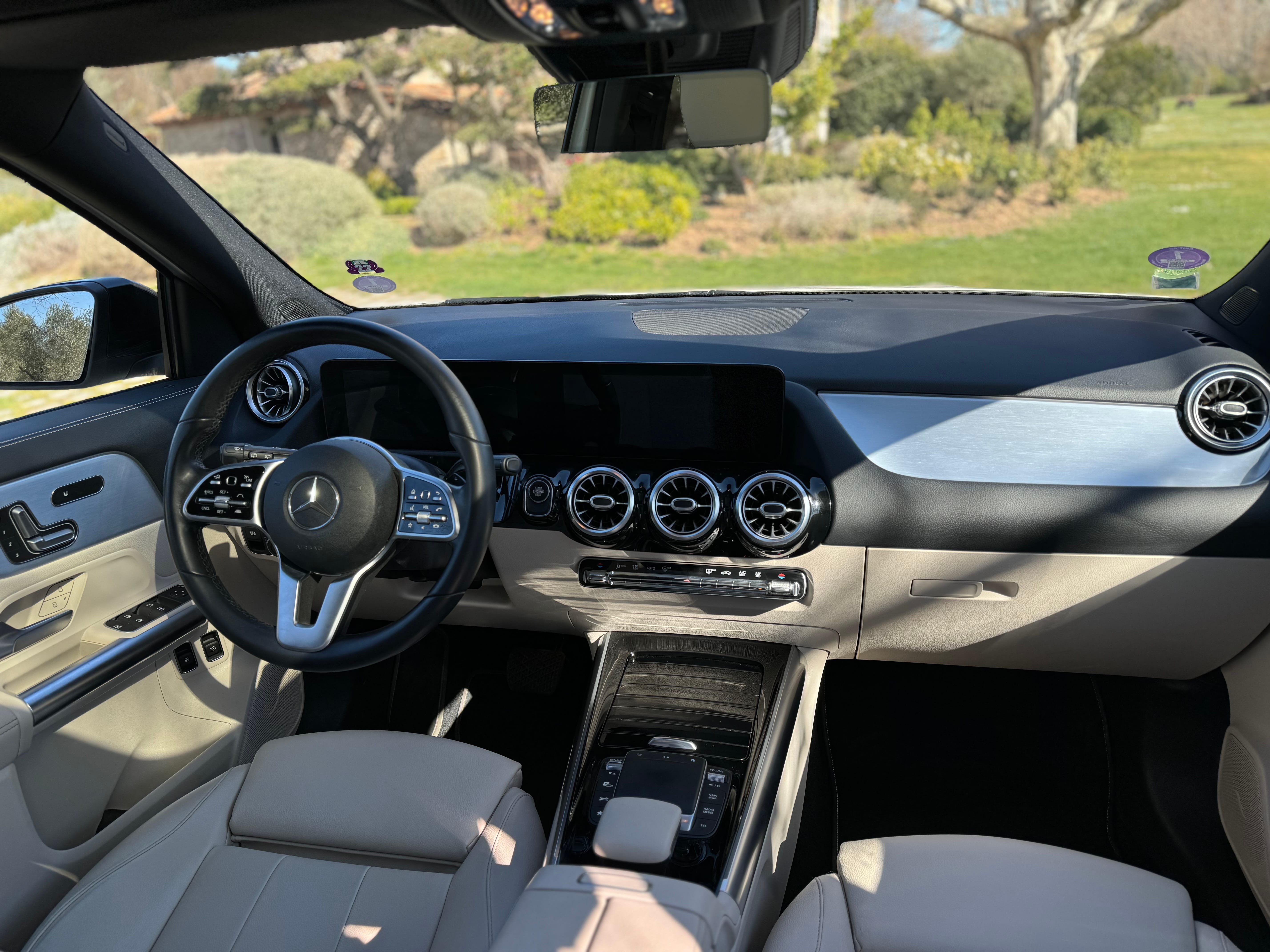 Mercedes-Benz Classe GLA mit Navigationsgerät