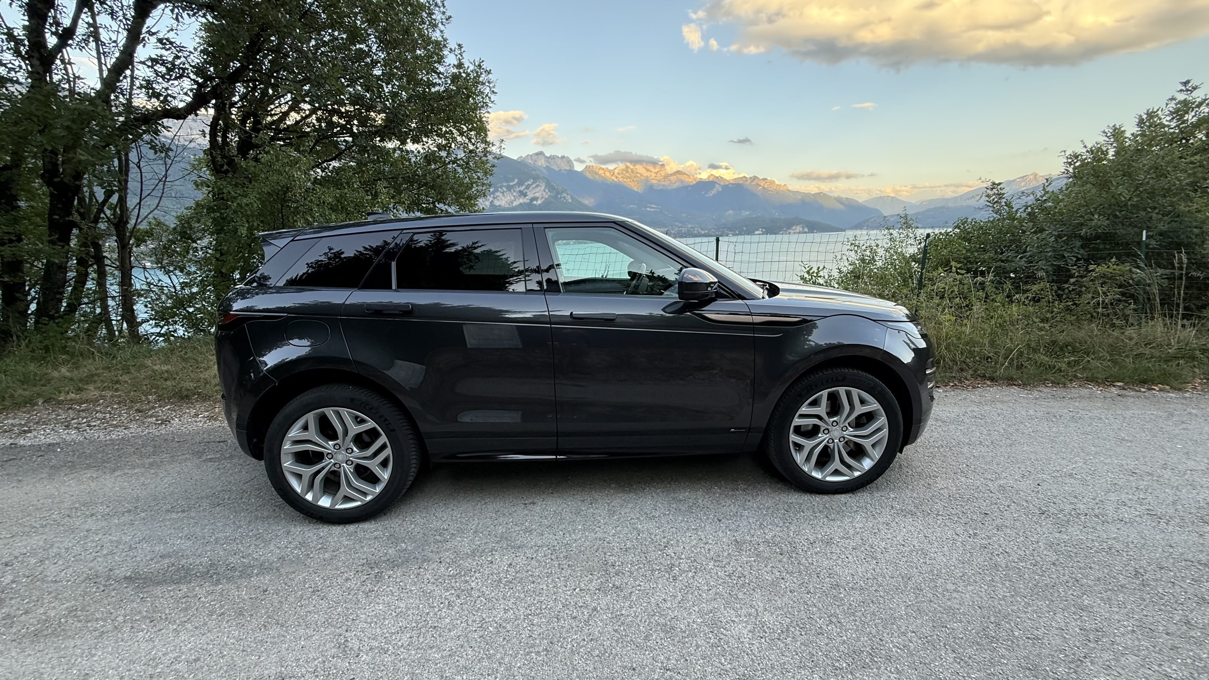 Land-Rover Range Rover Evoque R-Dynamic SE avec Climatisation
