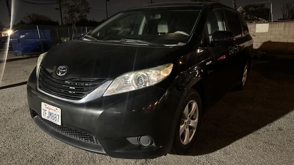 Toyota Sienna LE 8-Passenger, 2014, Regular (87), automatic, 8 seats
