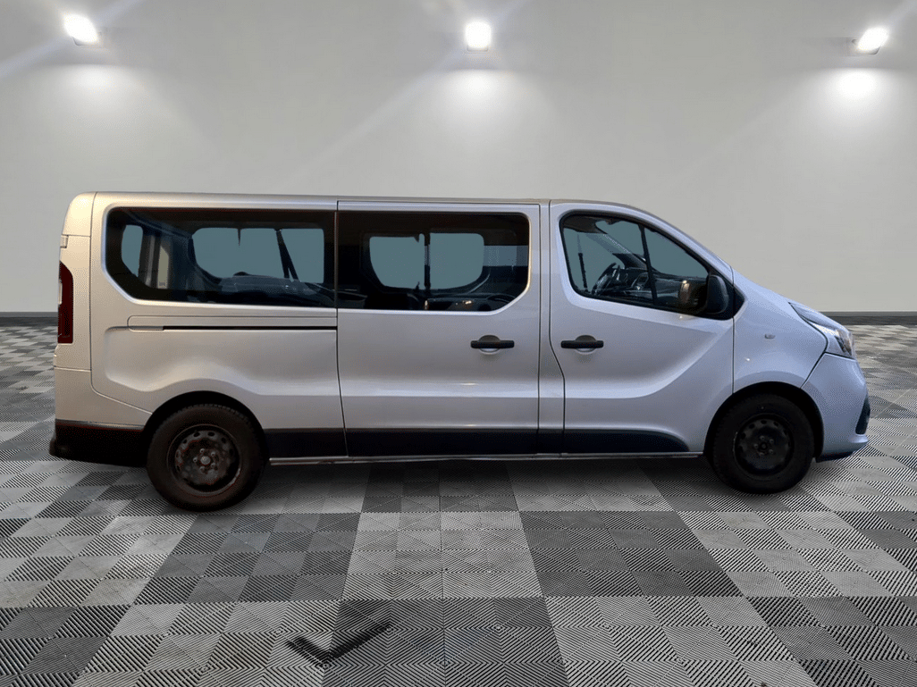 Renault Trafic Passenger Version XXL (grand coffre) avec Climatisation