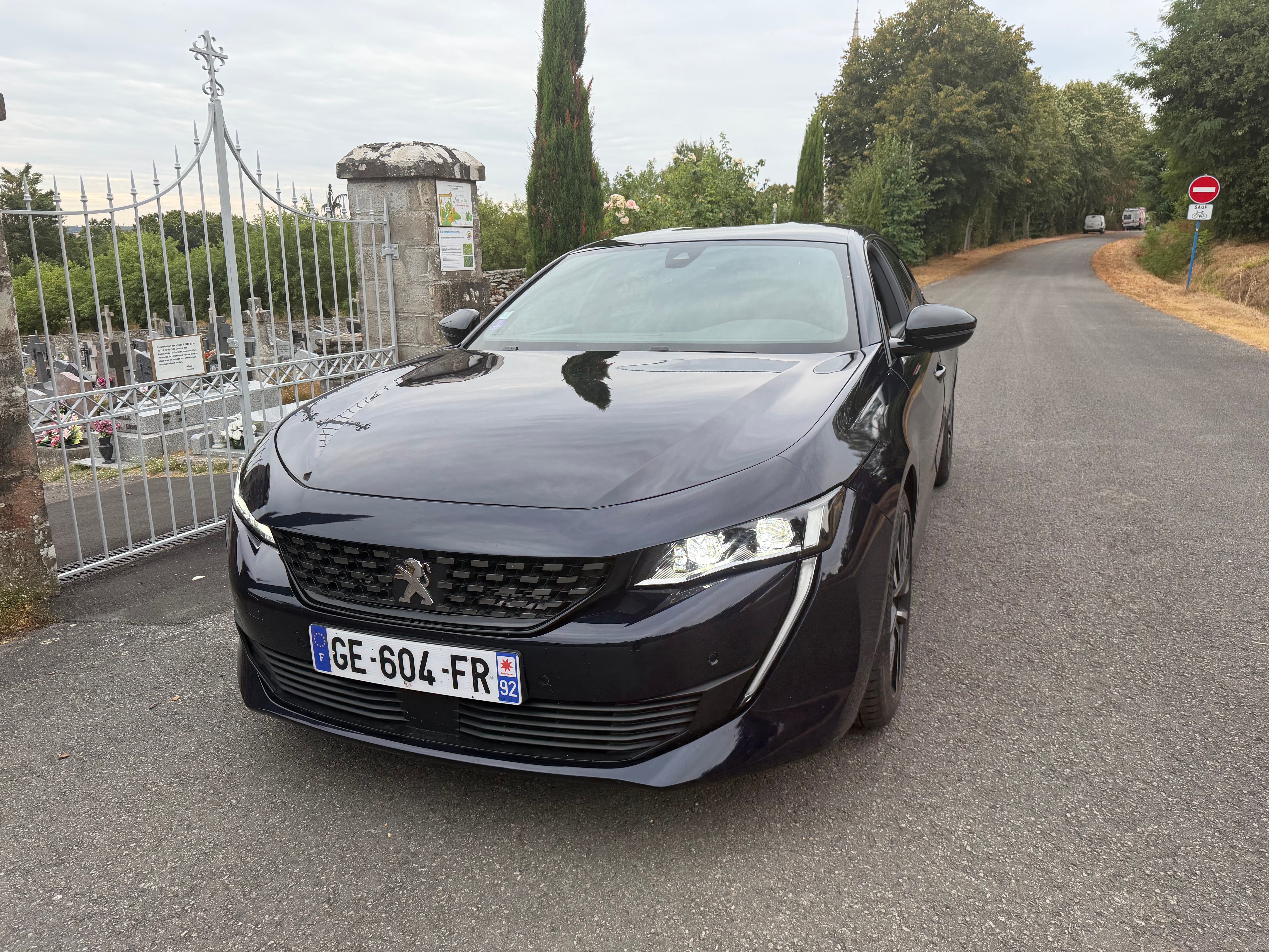 Peugeot 508, 2022, Essence 95 / Électrique (hybride), automatique