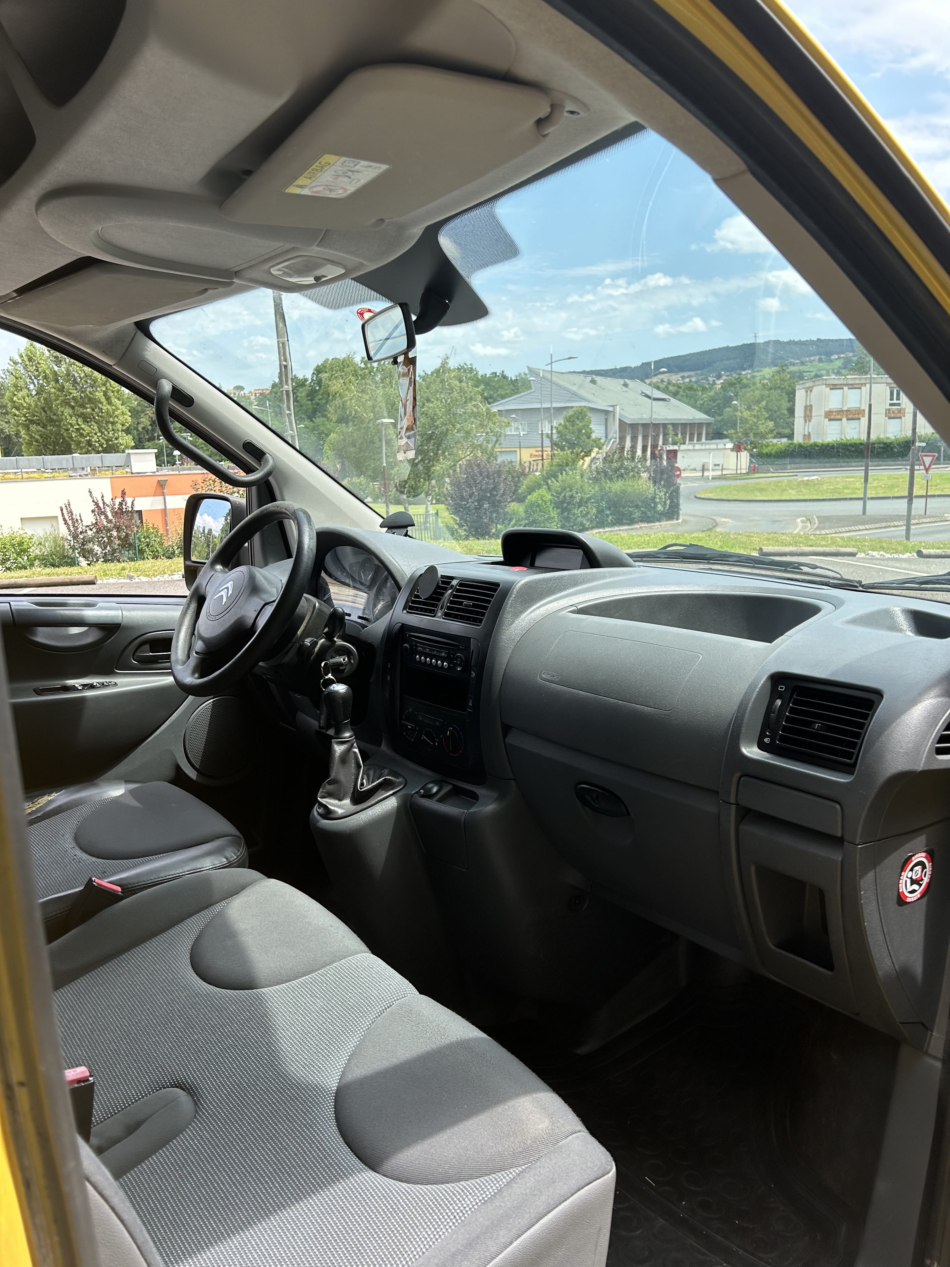 Citroen Jumpy Long 6M3 + Diable