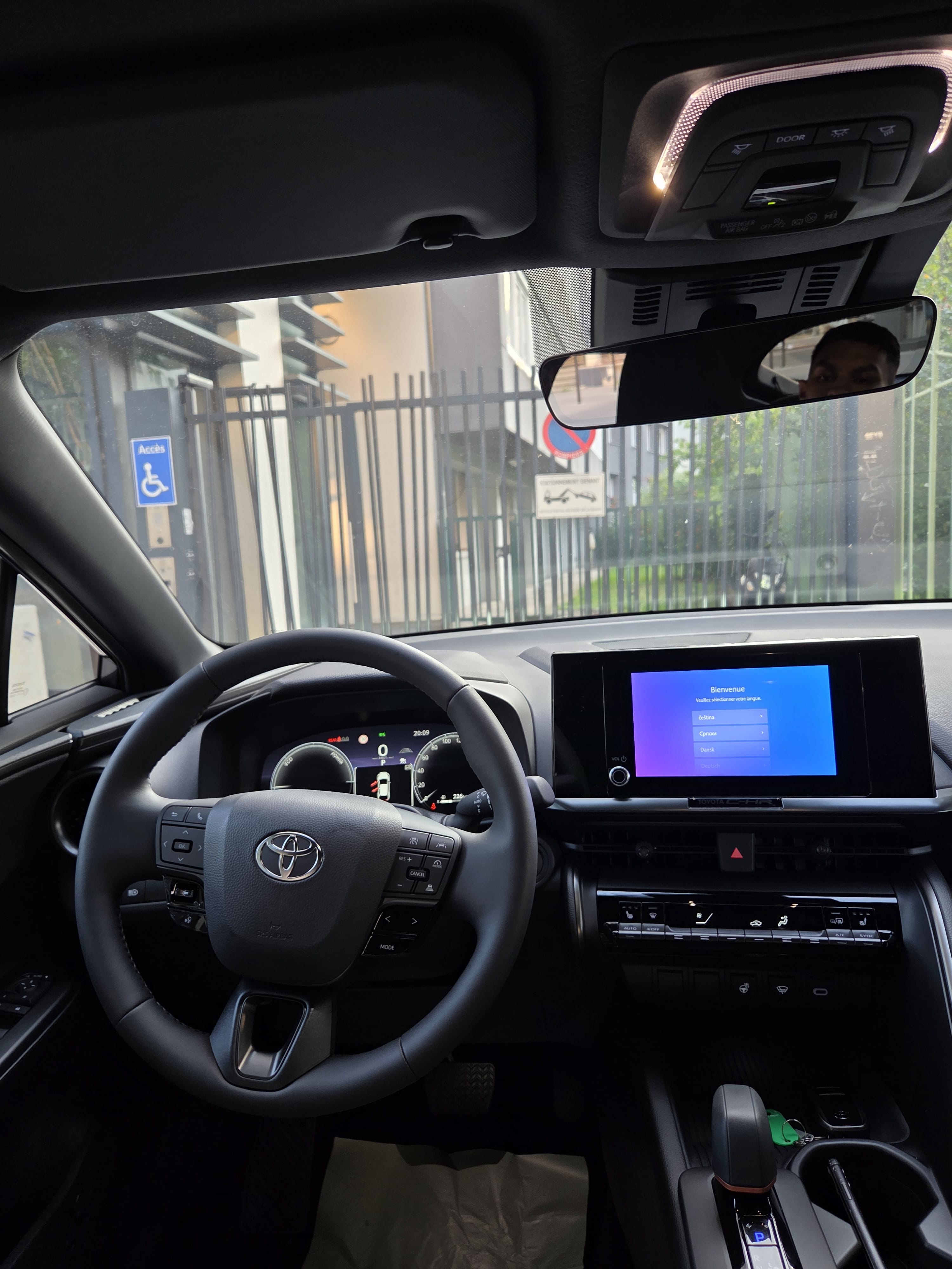 Toyota C-HR Hybrid avec GPS
