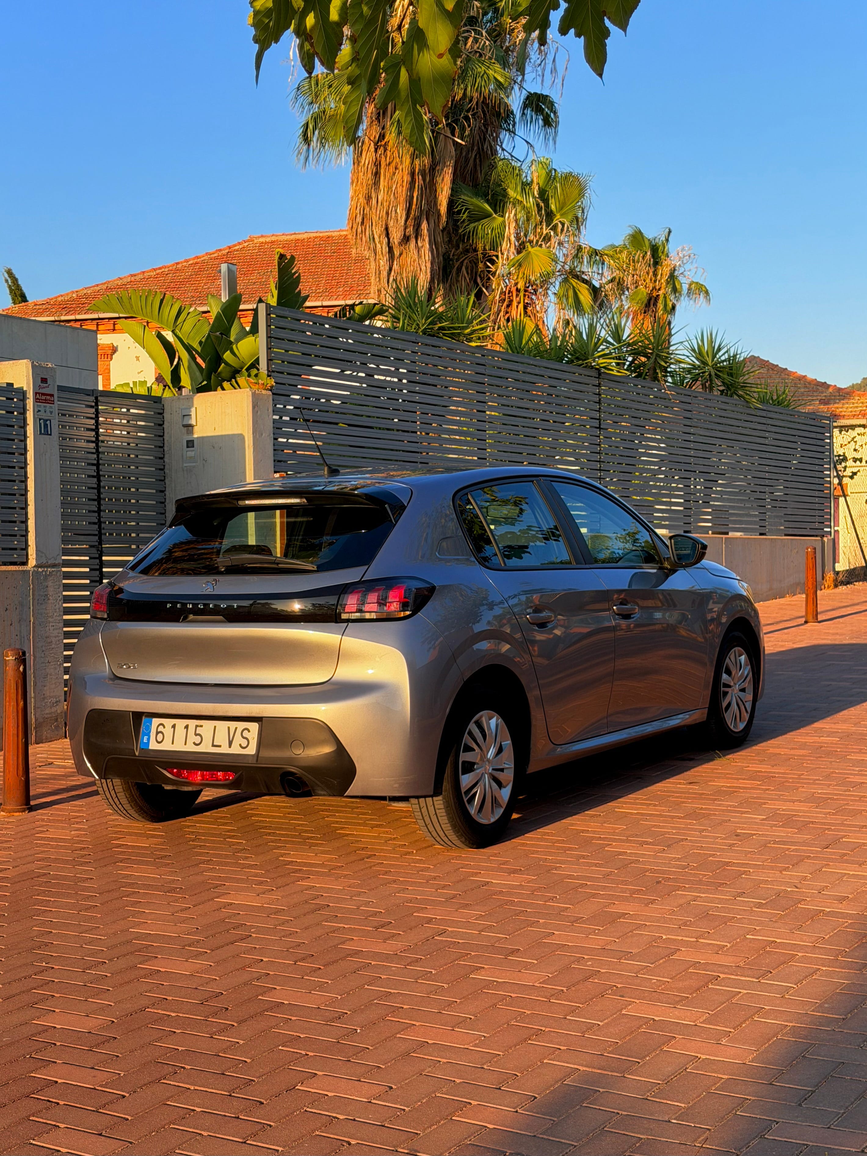 Peugeot 208 ENTREGA A DOMICILIO & MUY BAJO CONSUMO con GPS