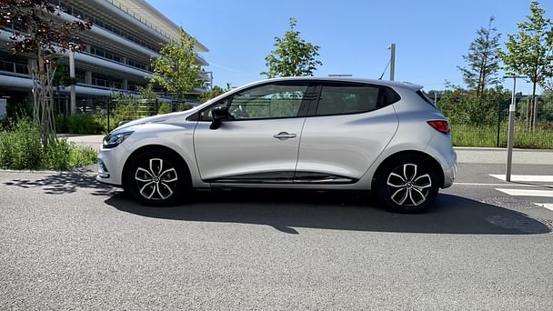 Renault Clio Renault Clio 4 90cv – Louez facilement à Bordeaux, proche centre-ville, tramway et gare avec Régulateur de vitesse