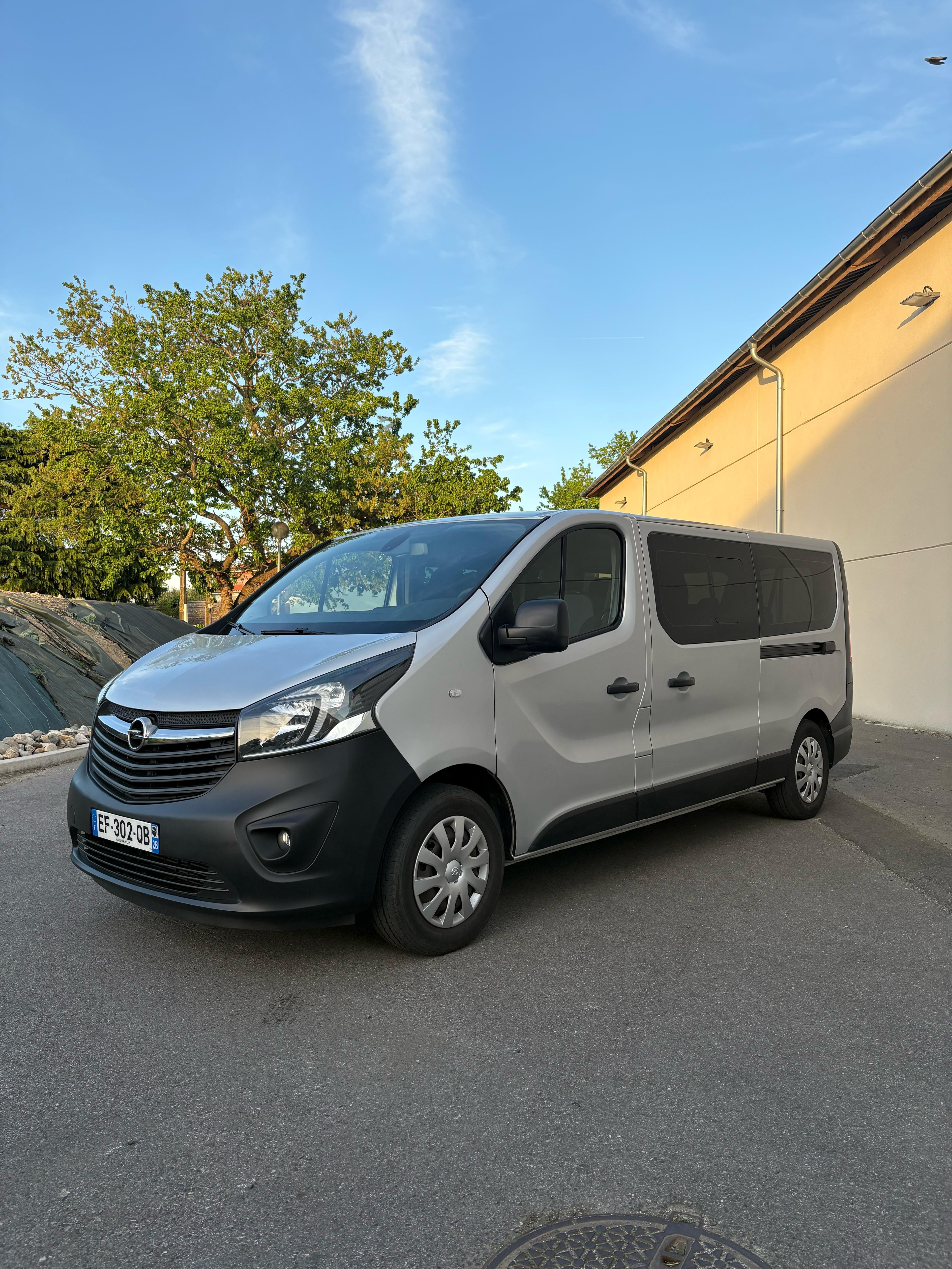 Opel Vivaro Combi, 2016, Diesel, 9 places et plus