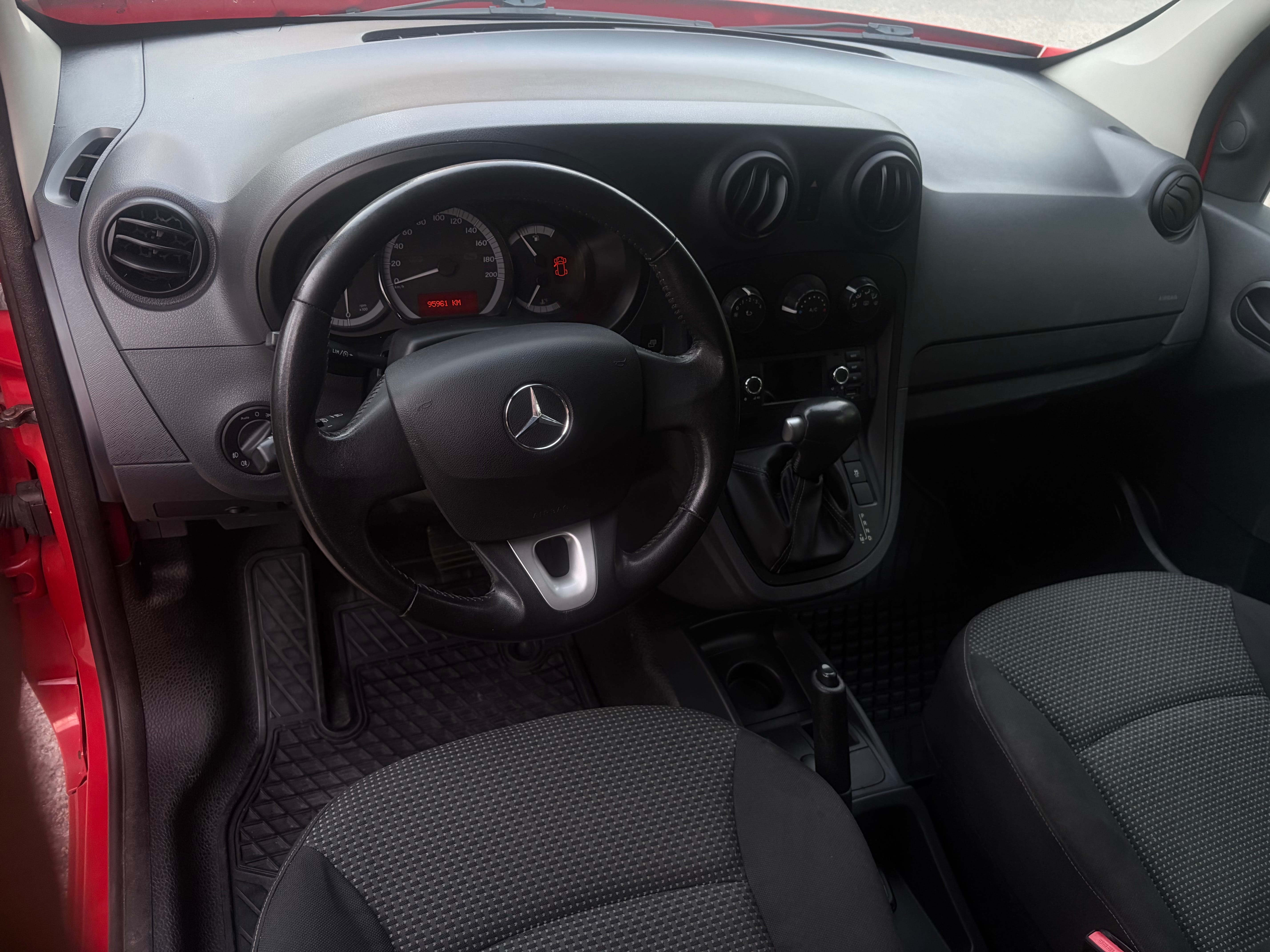 Mercedes-Benz Citan Varebil med Bluetooth audio