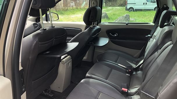 Renault Scénic (Réf BR825) 1.9 dci 130 cv / 5 places / Pessac et aéroport de Bordeaux avec Siège bébé