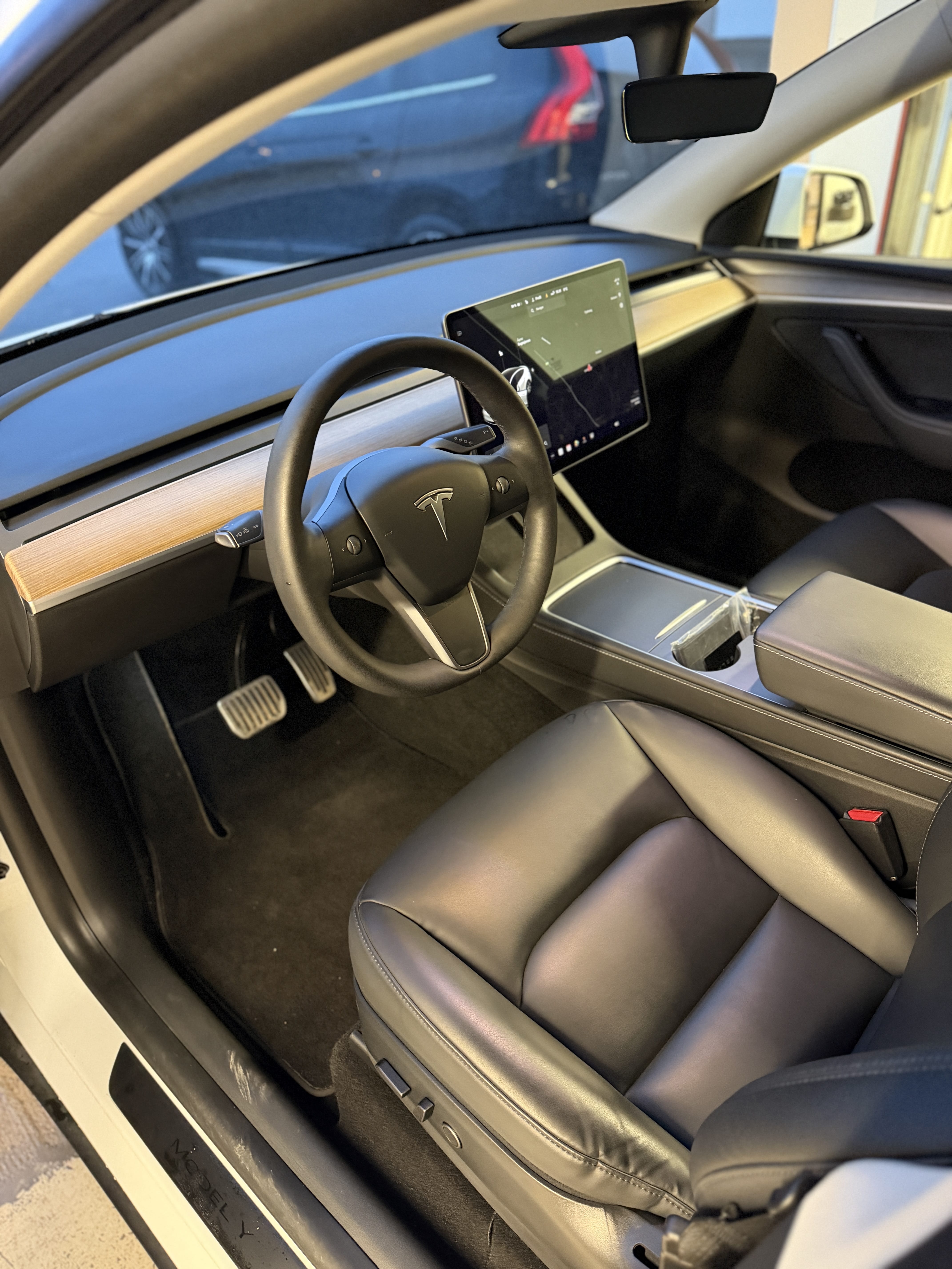 Tesla Model Y Long Range - Enhanced Autopilot med GPS