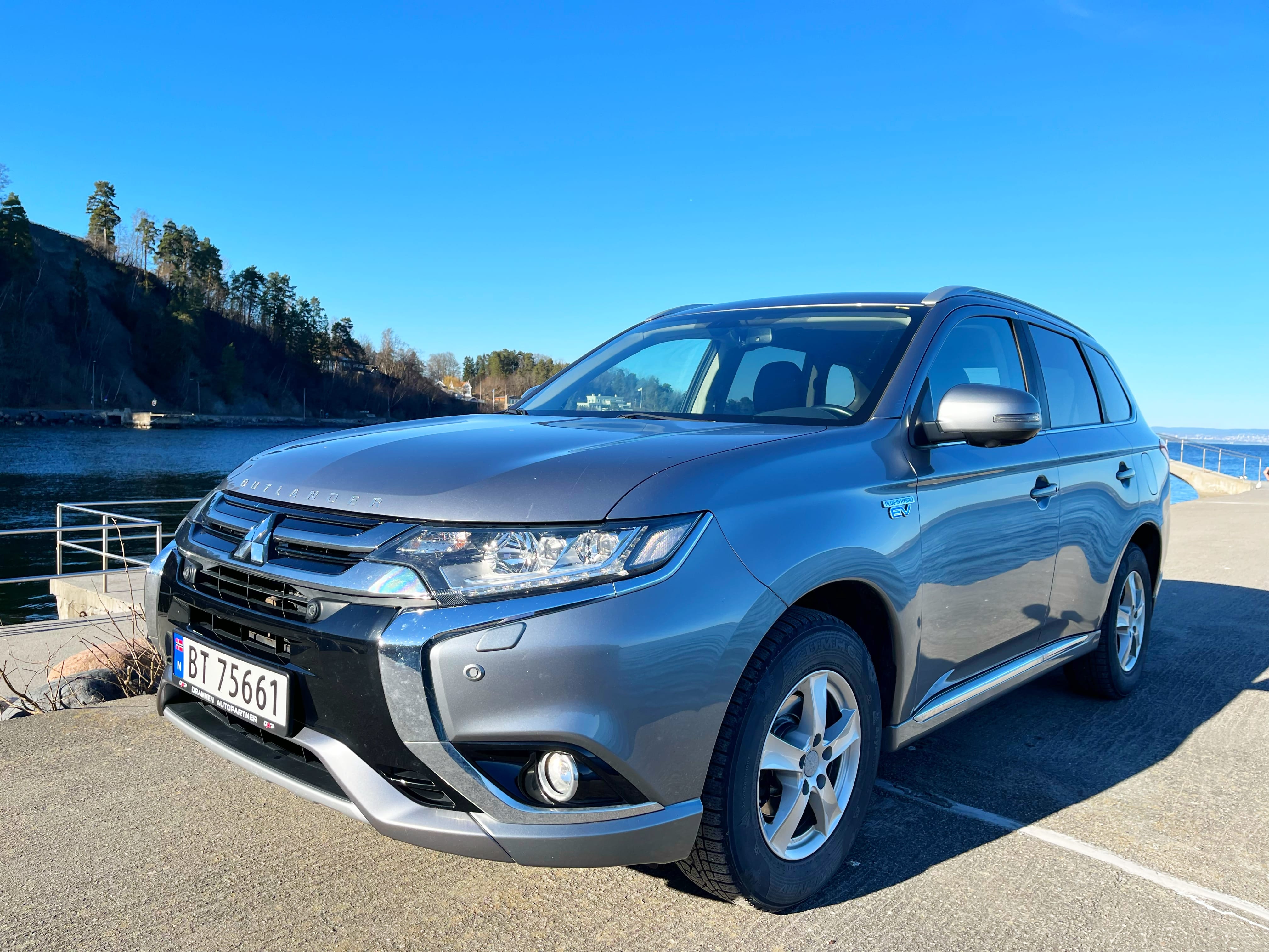 Mitsubishi Outlander Hybrid, 2018, Blyfri 95, automatisk