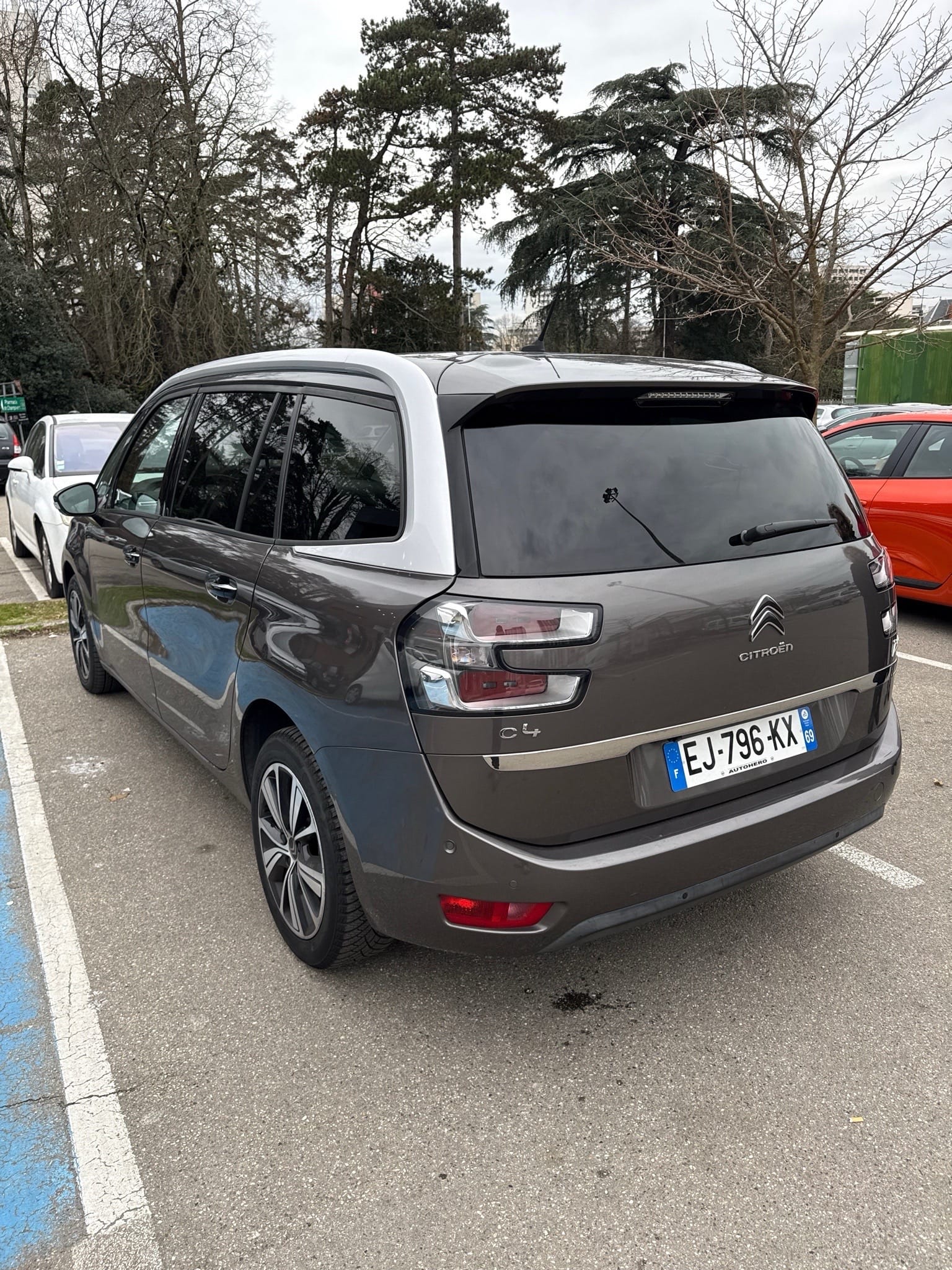 Citroen C4 Grand Spacetourer avec GPS