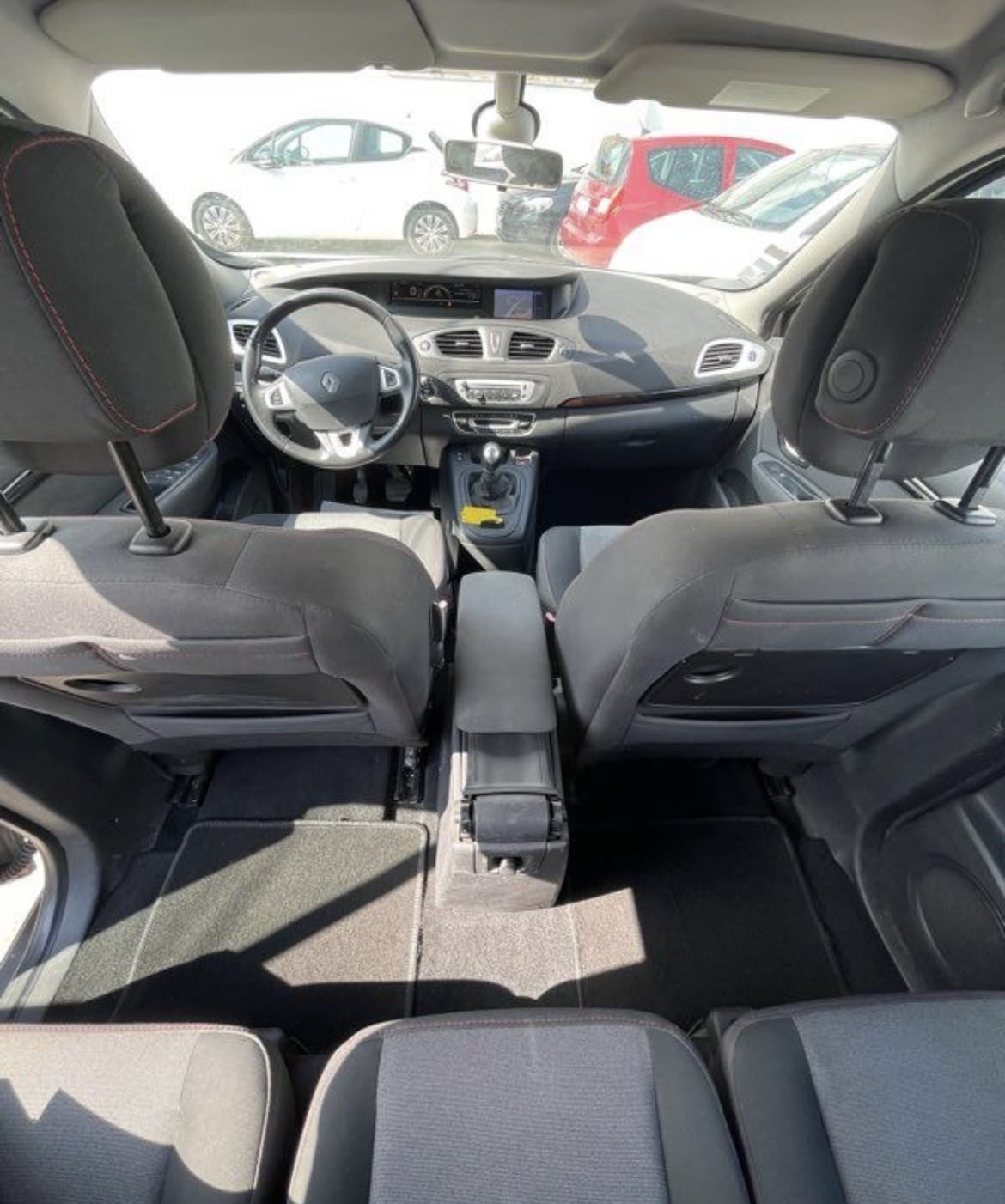 Renault Grand Scenic 7PL DCI 130 avec Audio Bluetooth