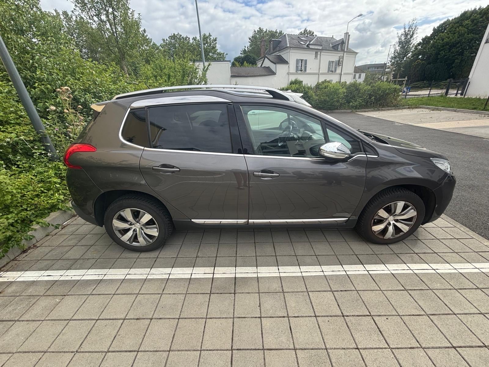 Peugeot 2008 avec Climatisation