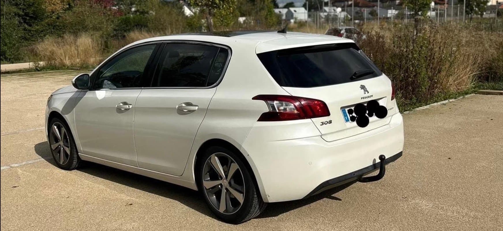 Peugeot 308 avec GPS