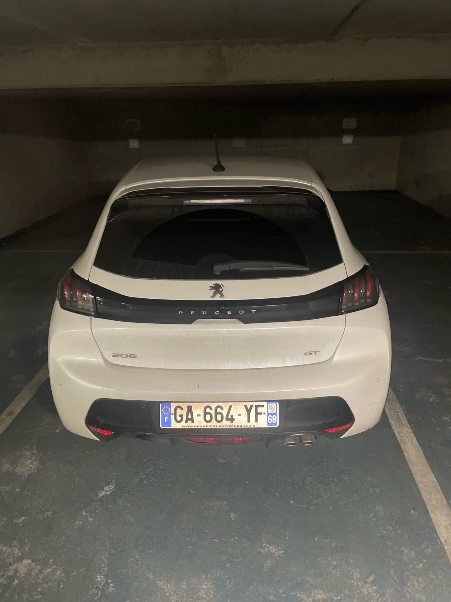 Peugeot 208 avec GPS