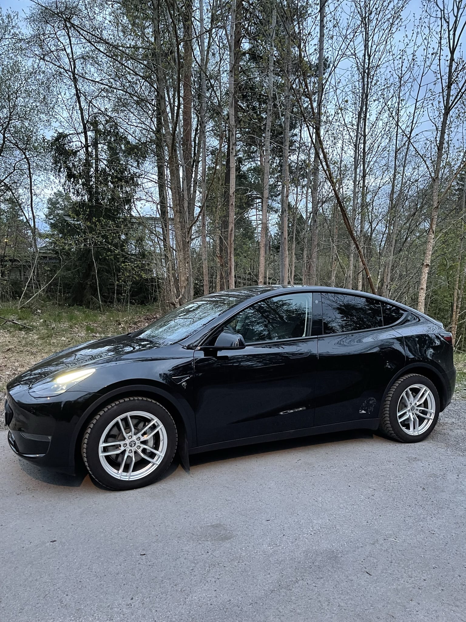 Tesla Model Y, 2021, Electric, automatic