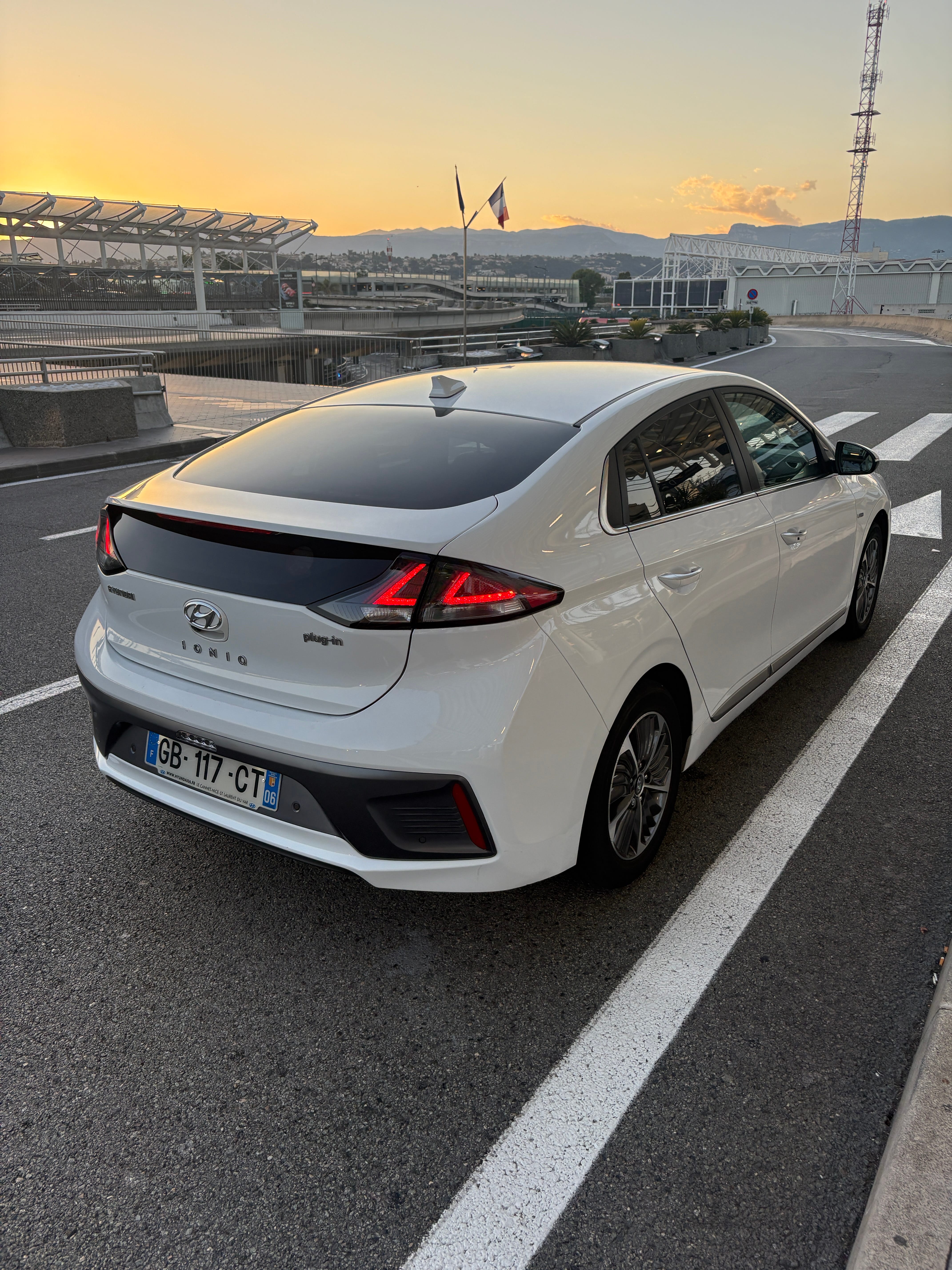 Hyundai Ioniq mit Rückfahrkamera