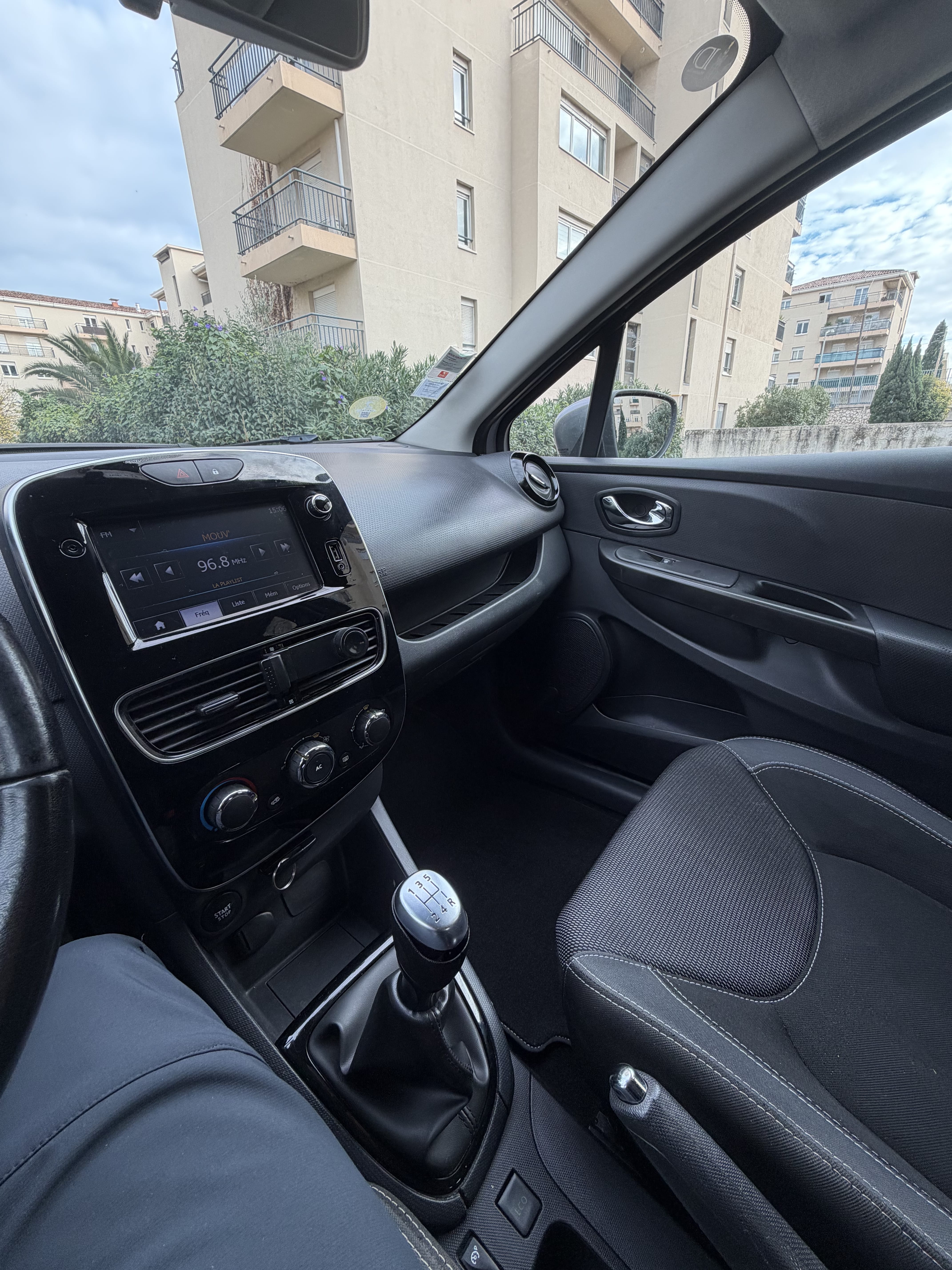 Renault Clio met Audio- / iPod-ingang