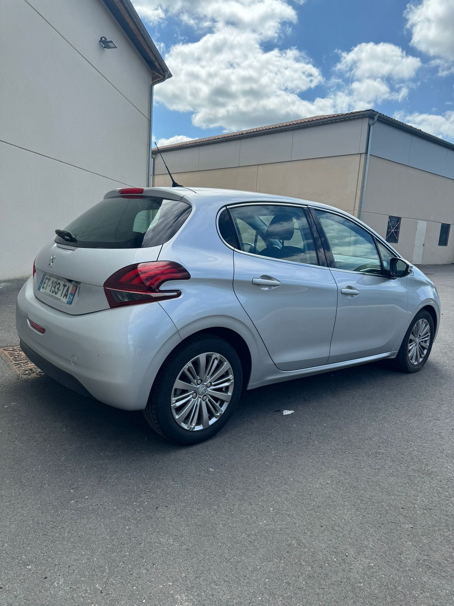 Peugeot 208 avec Climatisation
