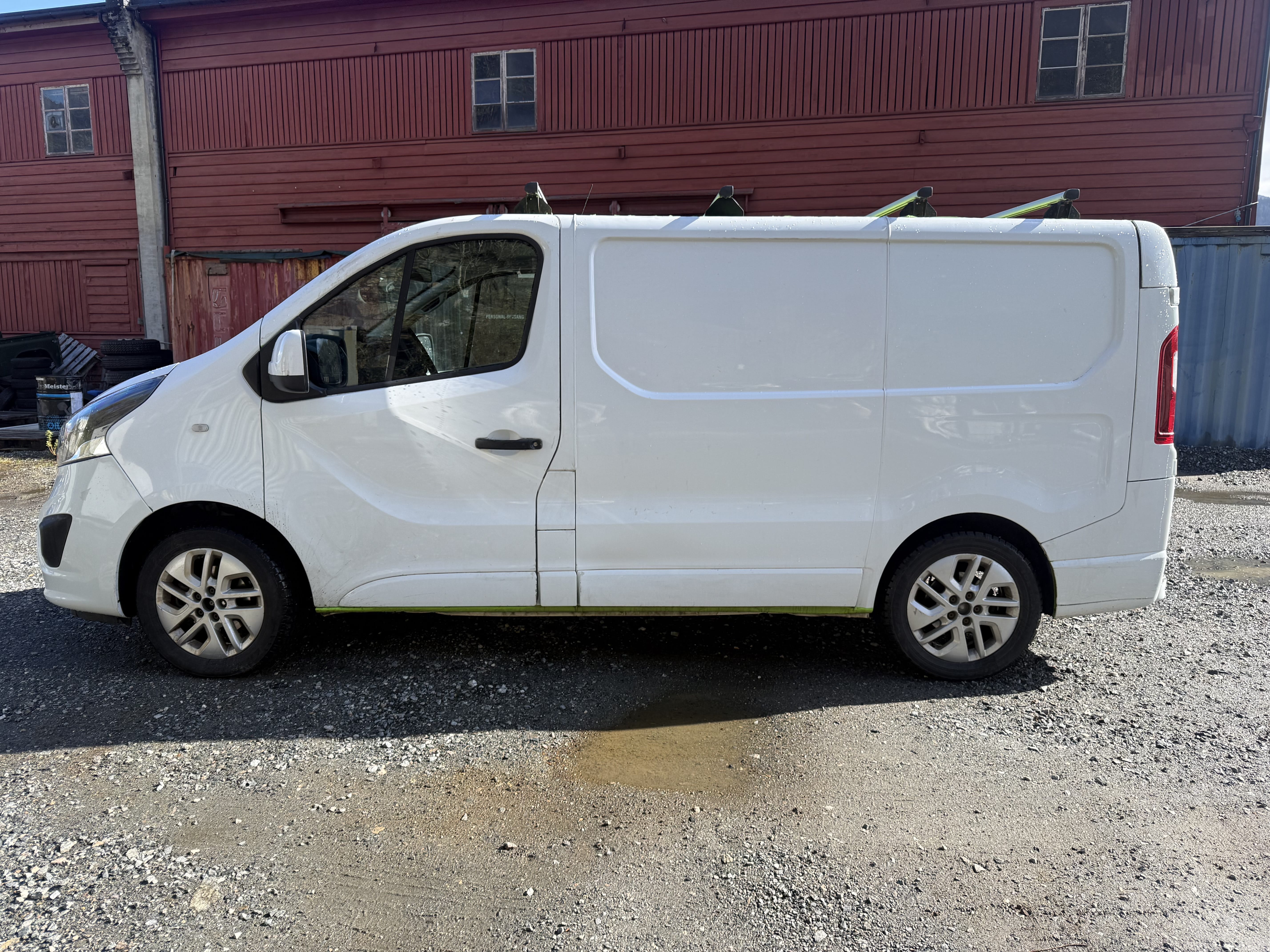Opel Vivaro med Ryggekamera