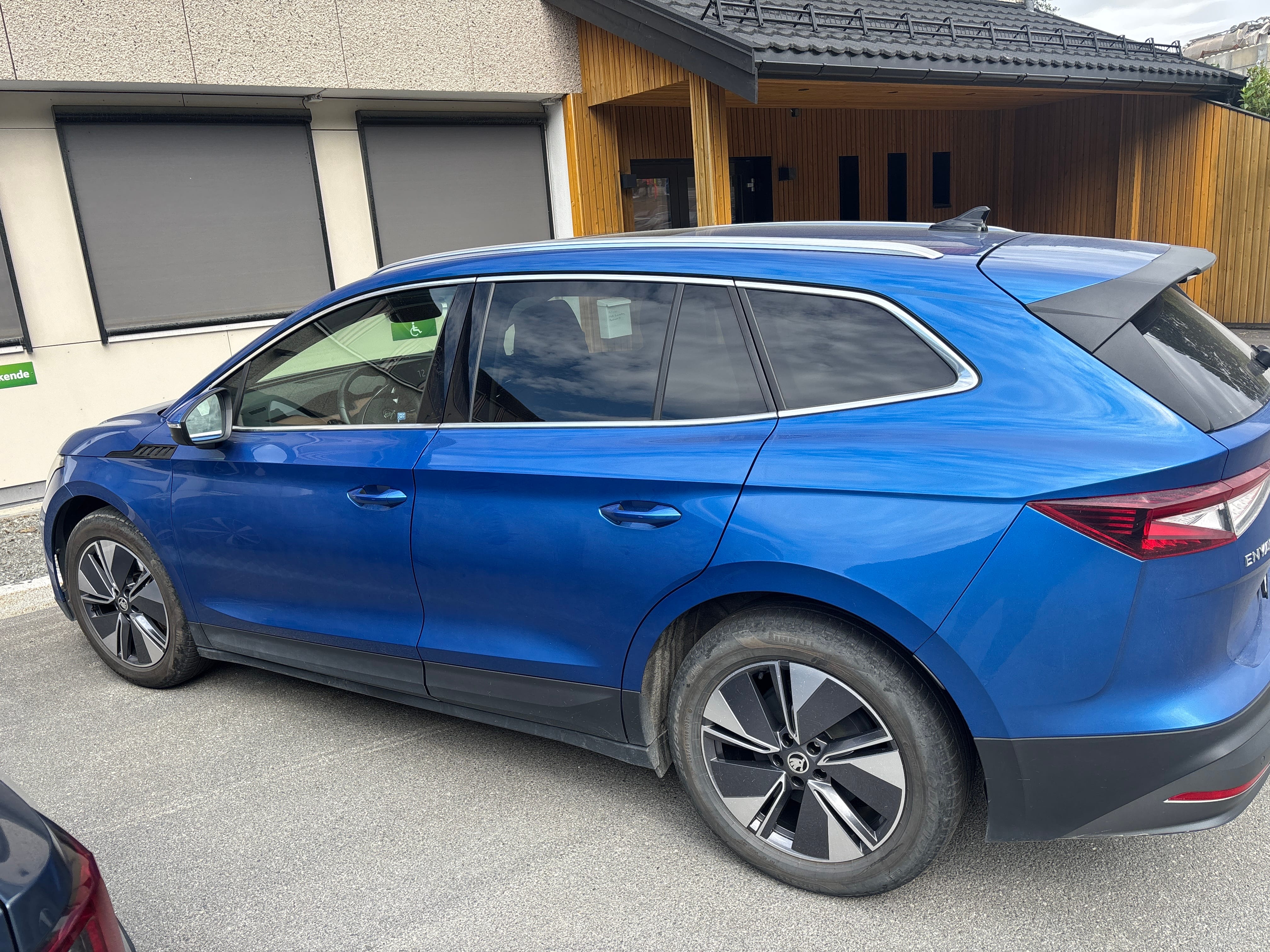 Skoda Enyaq 80 with Air conditioning