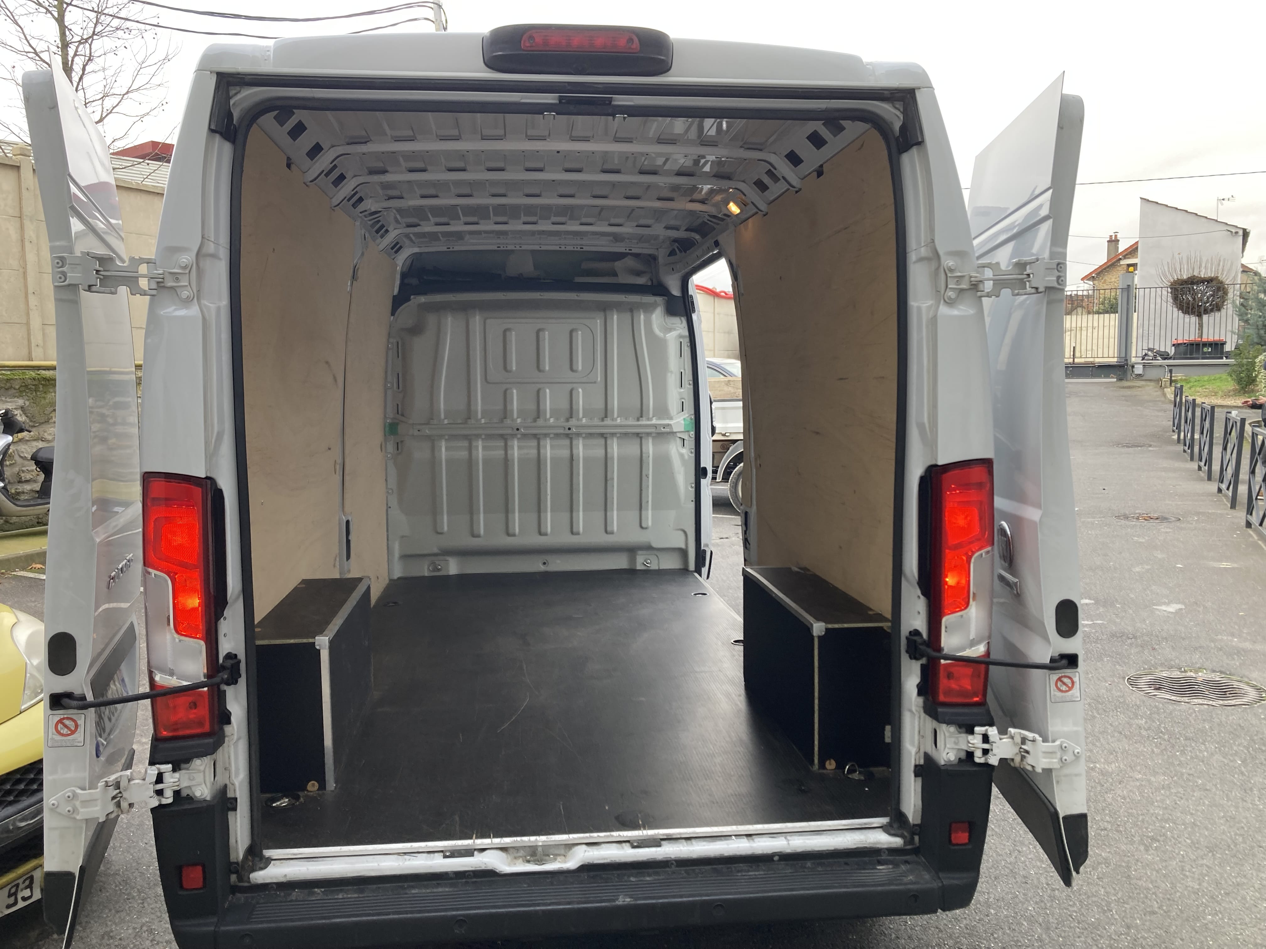 Fiat Ducato 140 ch 13 M3 + Diable avec Audio Bluetooth