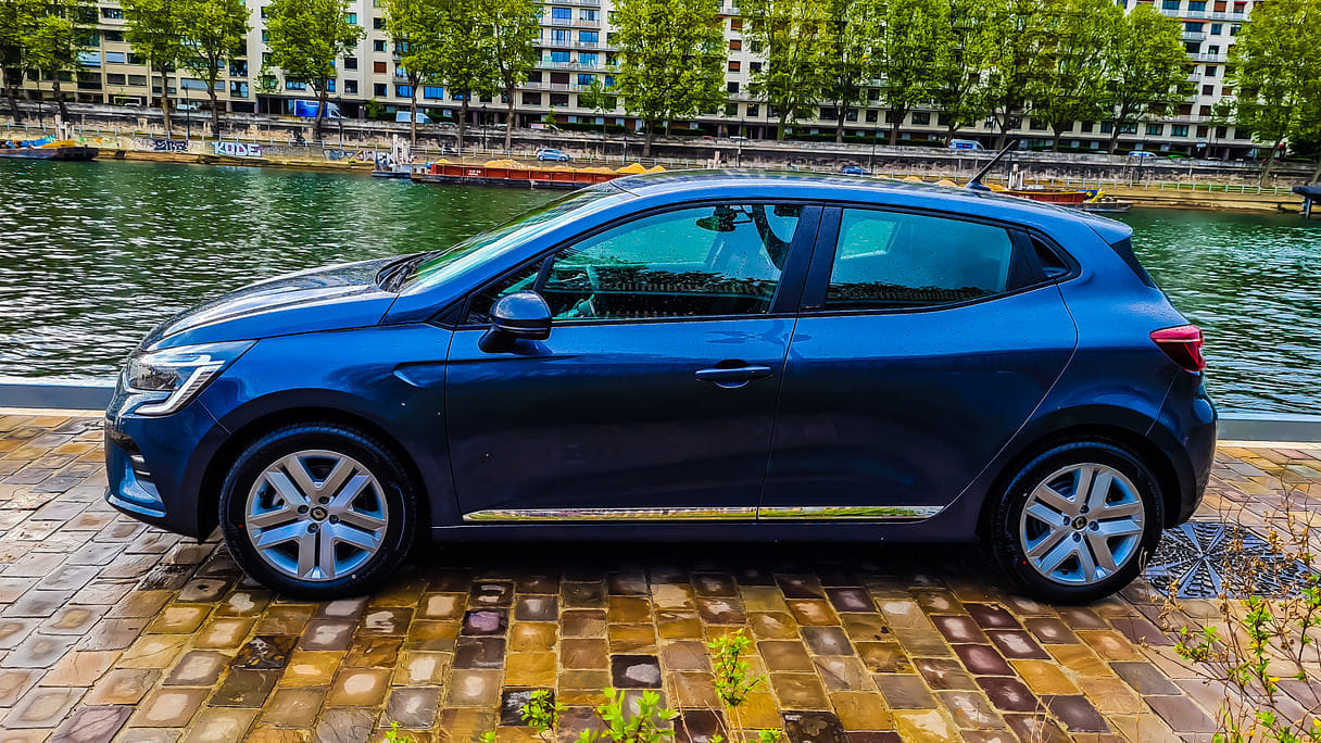 Renault Clio E-tech (FY044) 140ch Boite Auto (Clim, Régulateur, Bluetooth, USB, Connectivité smartphone, ..) # avec Climatisation