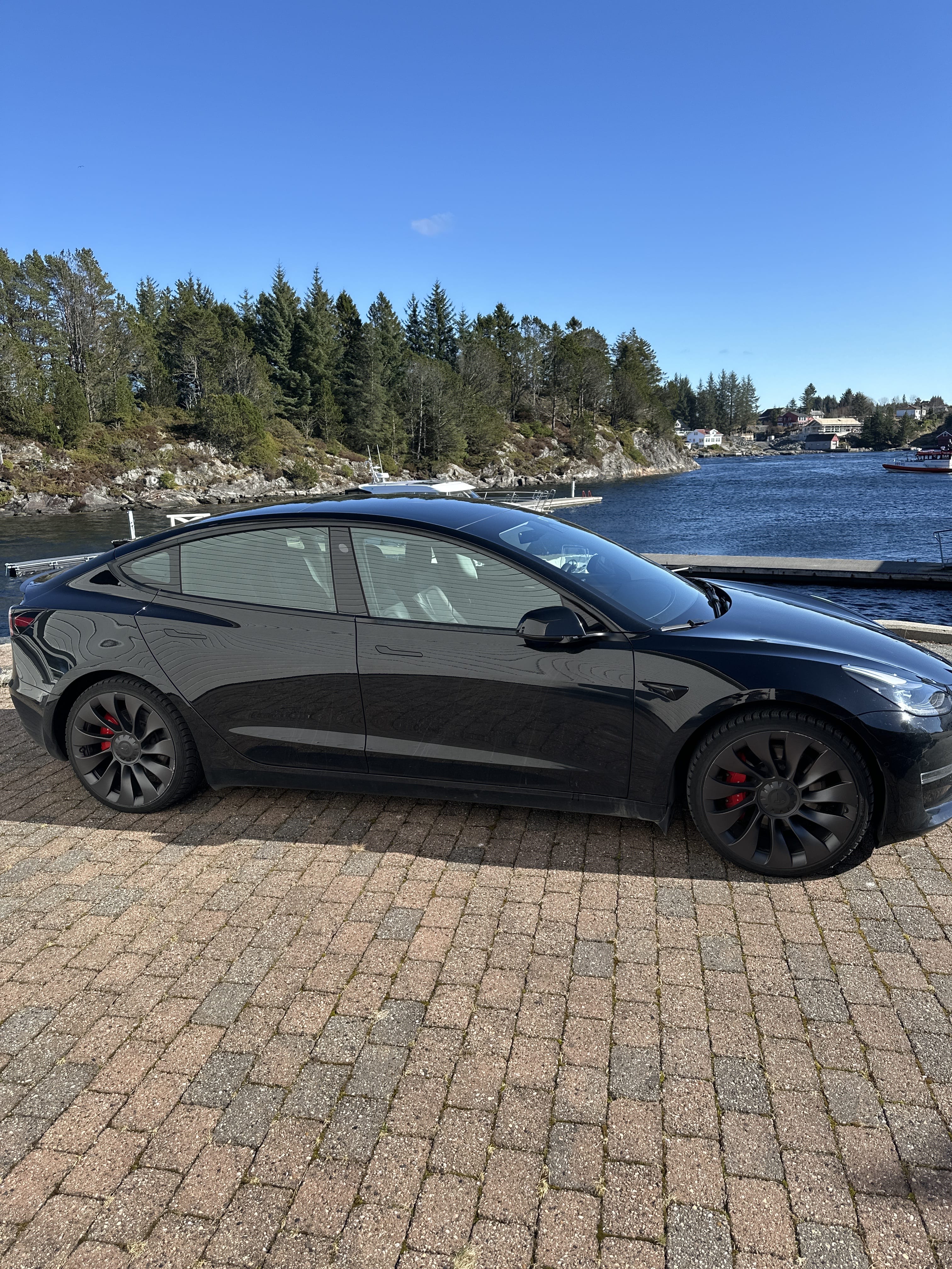 Tesla Model 3 Performance med Aircondition