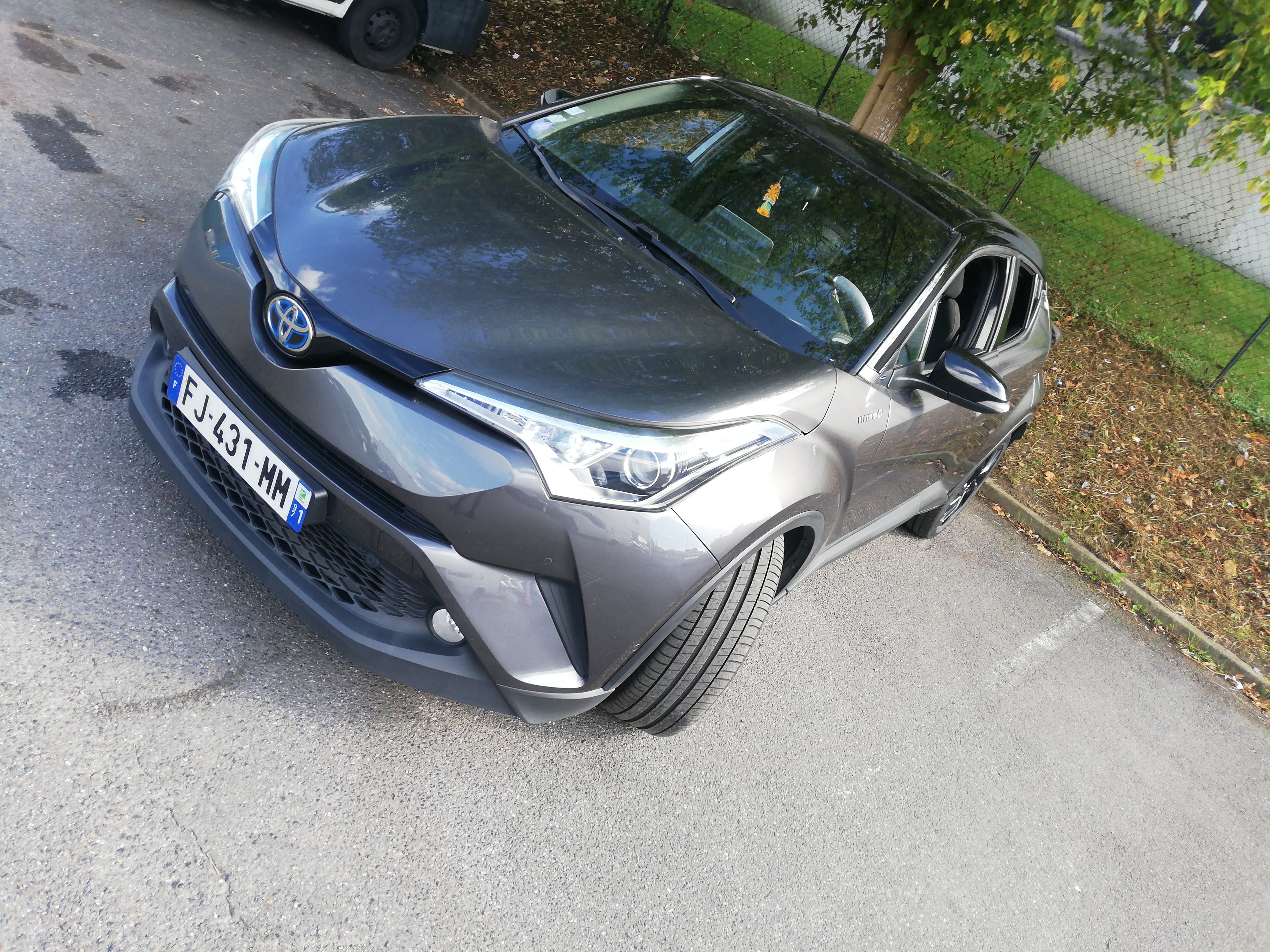 Toyota C-HR, 2019, Essence 95 / Électrique (hybride), automatique