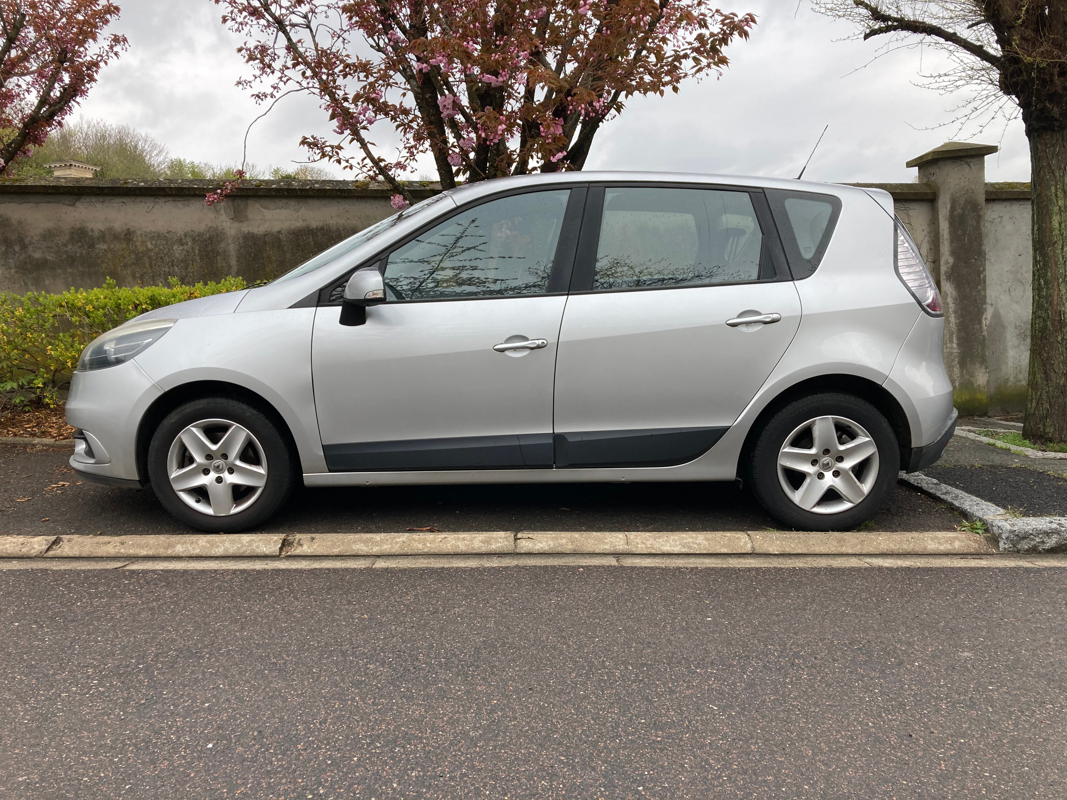 Renault Scenic 1,5 dci 110ch avec Climatisation