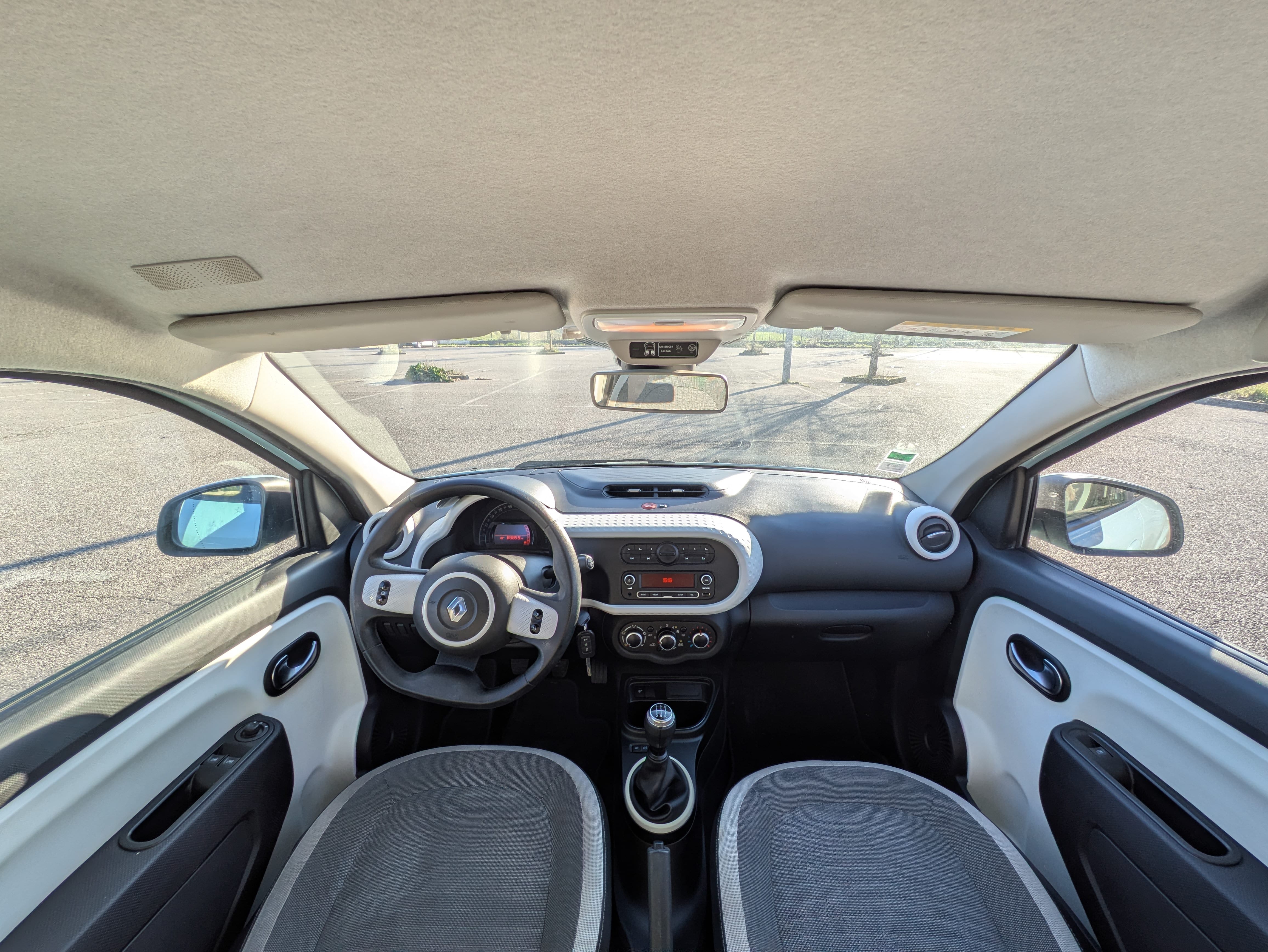 Renault Twingo 3 Climatisé avec Audio Bluetooth