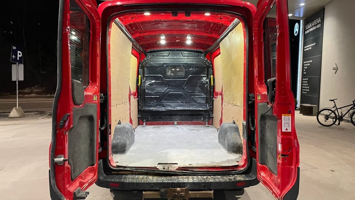 Ford Transit Cargo Van med Cruisekontroll