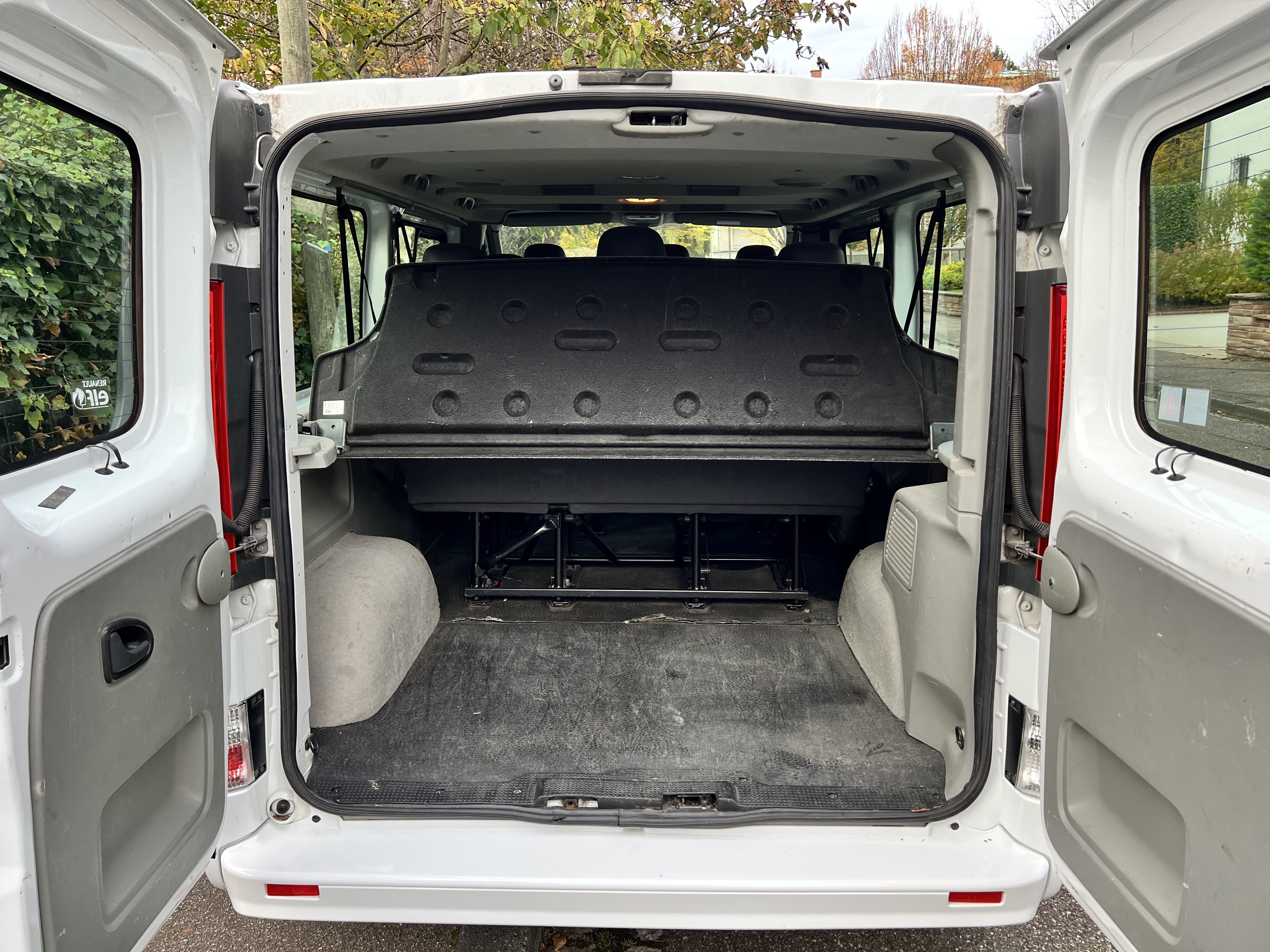 Renault Trafic Passenger 9 places / Clim - Regulateur avec Pneus neige