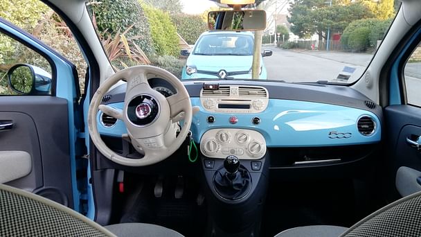Fiat 500 Version Grand Bleu (le film)... avec Entrée audio / iPod