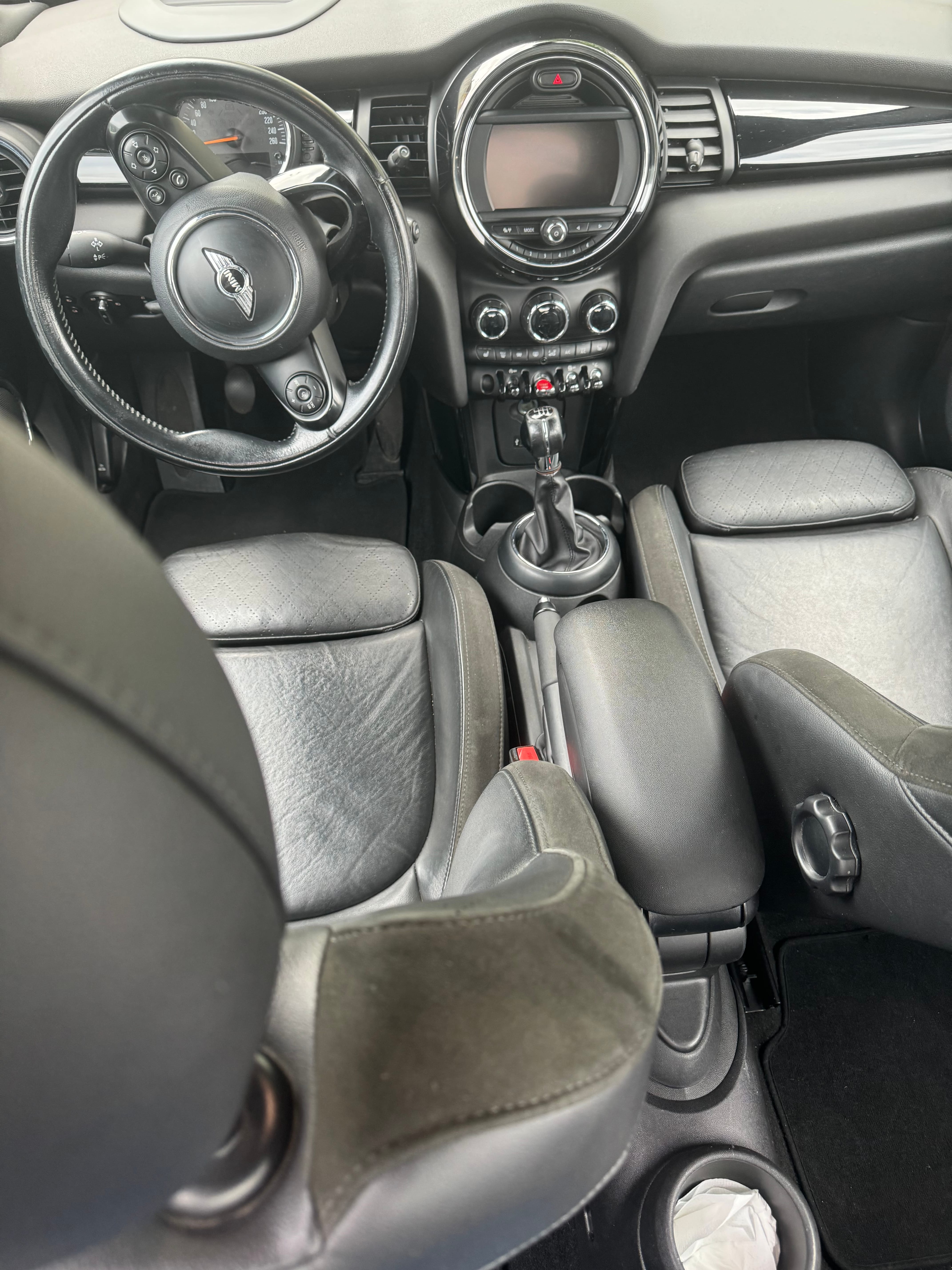 Mini One 5 Portes avec Audio Bluetooth