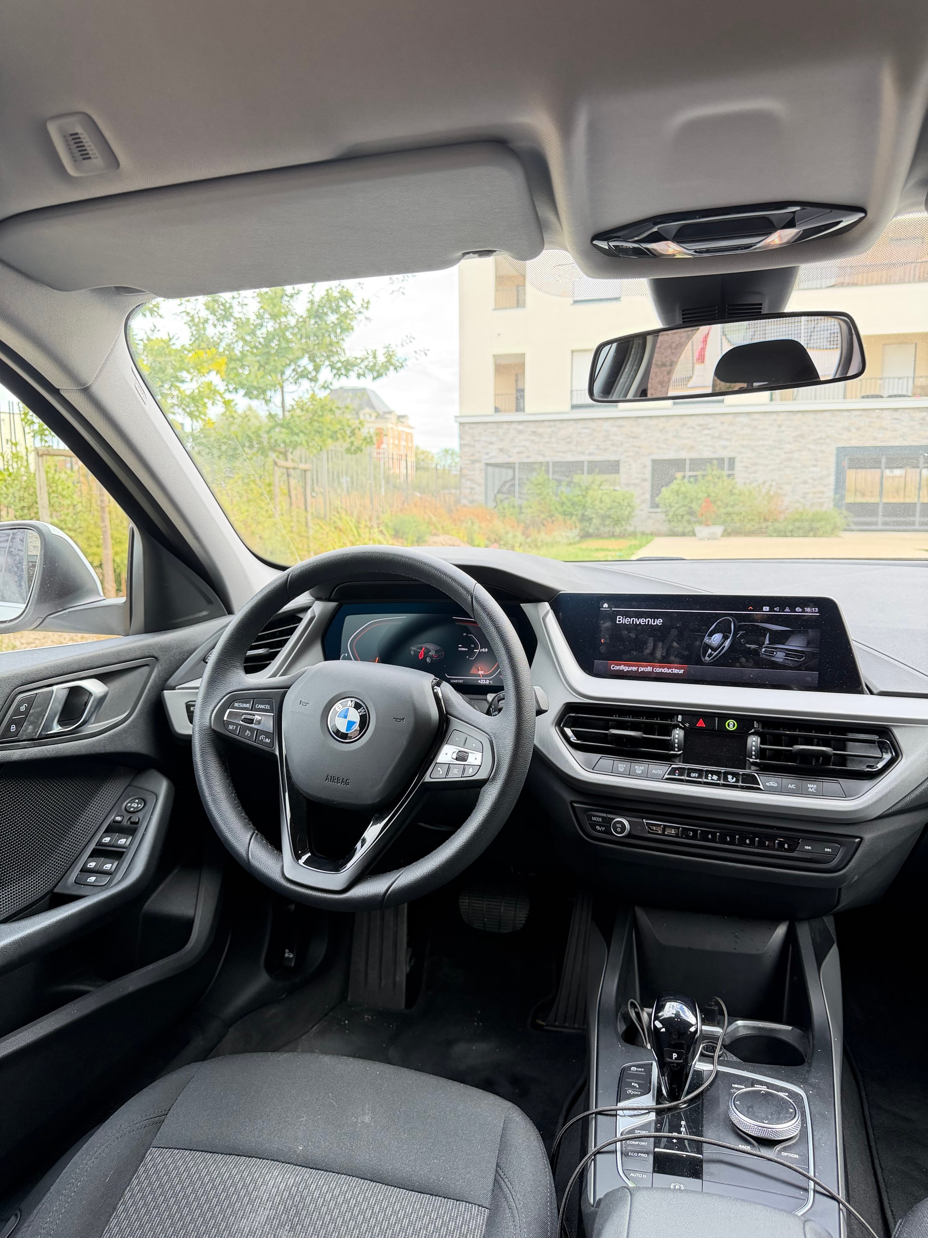 BMW Série 1 avec GPS